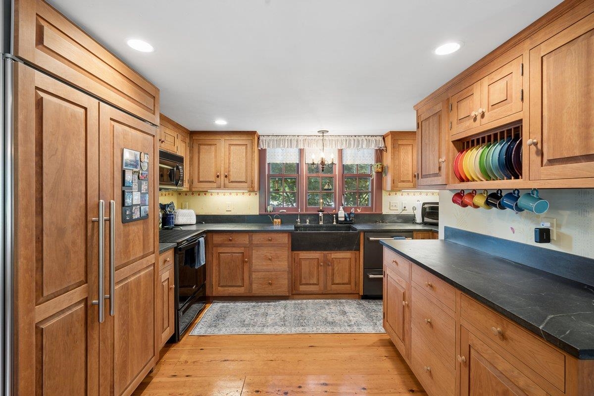 1 Old Jailhouse Rd, Amherst, NH 03031