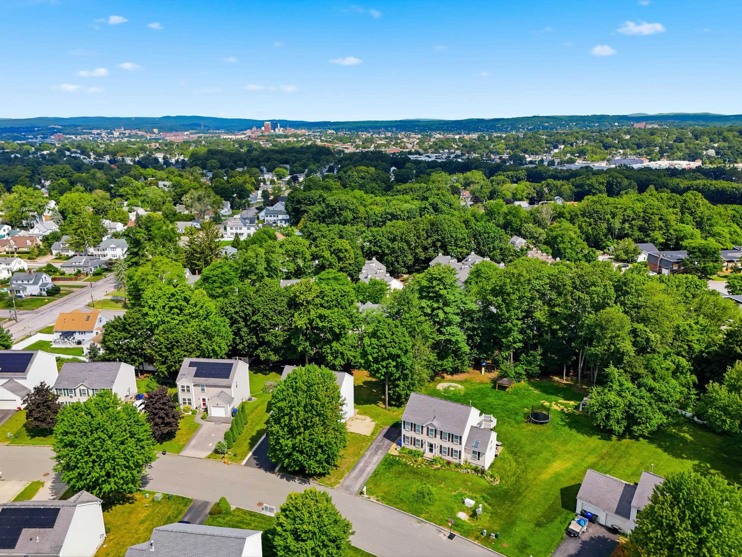 41 Beech Hill Ave, Manchester, NH 03103