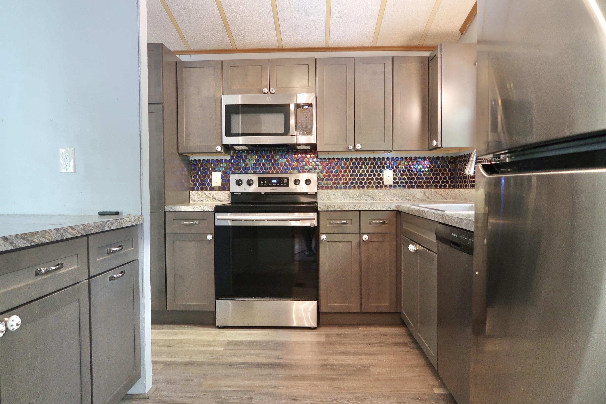 51 Sunset Dr, Hopkinton, NH 03229