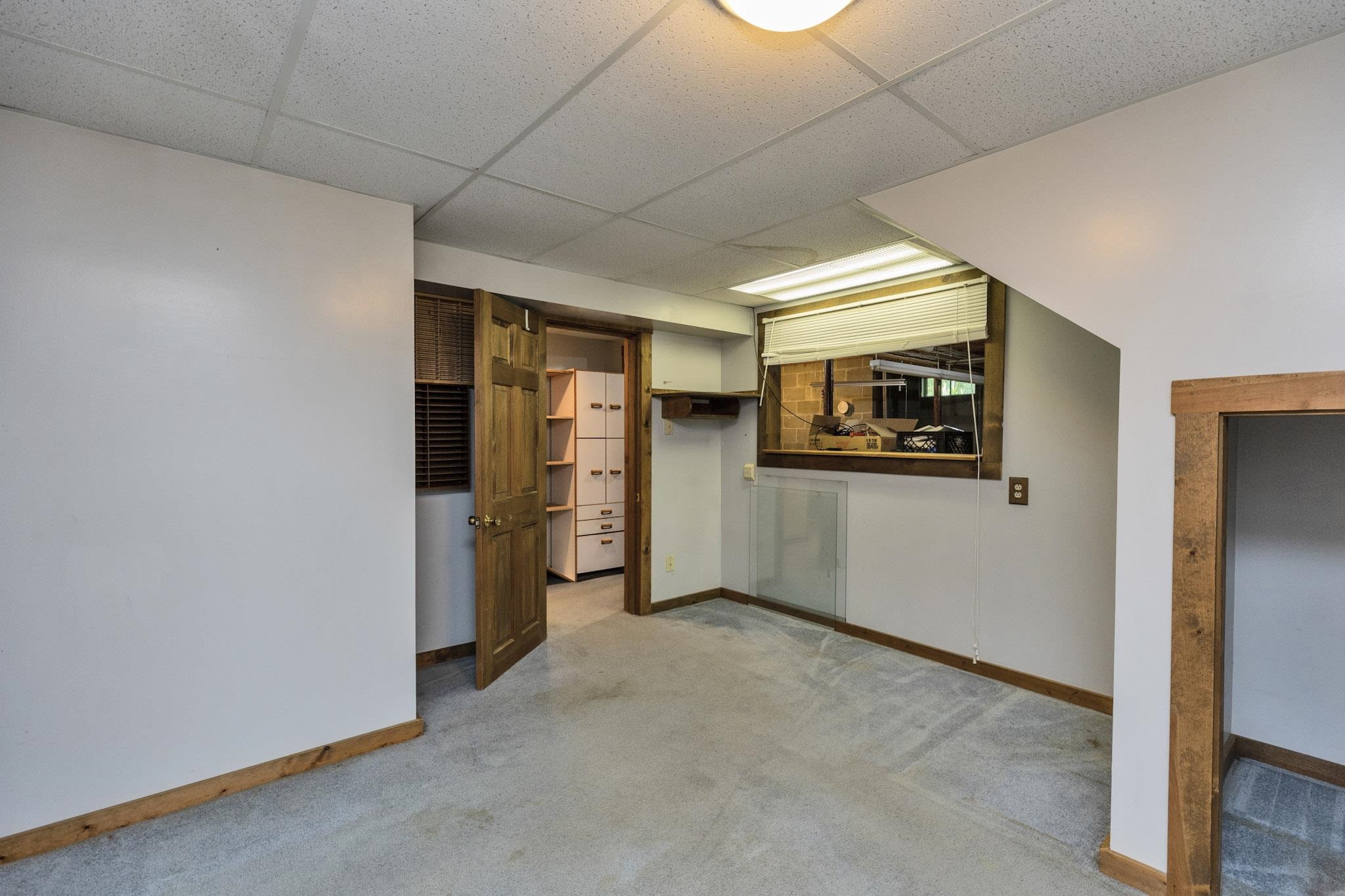 367 Tubbs Hill Rd, Deering, NH 03244
