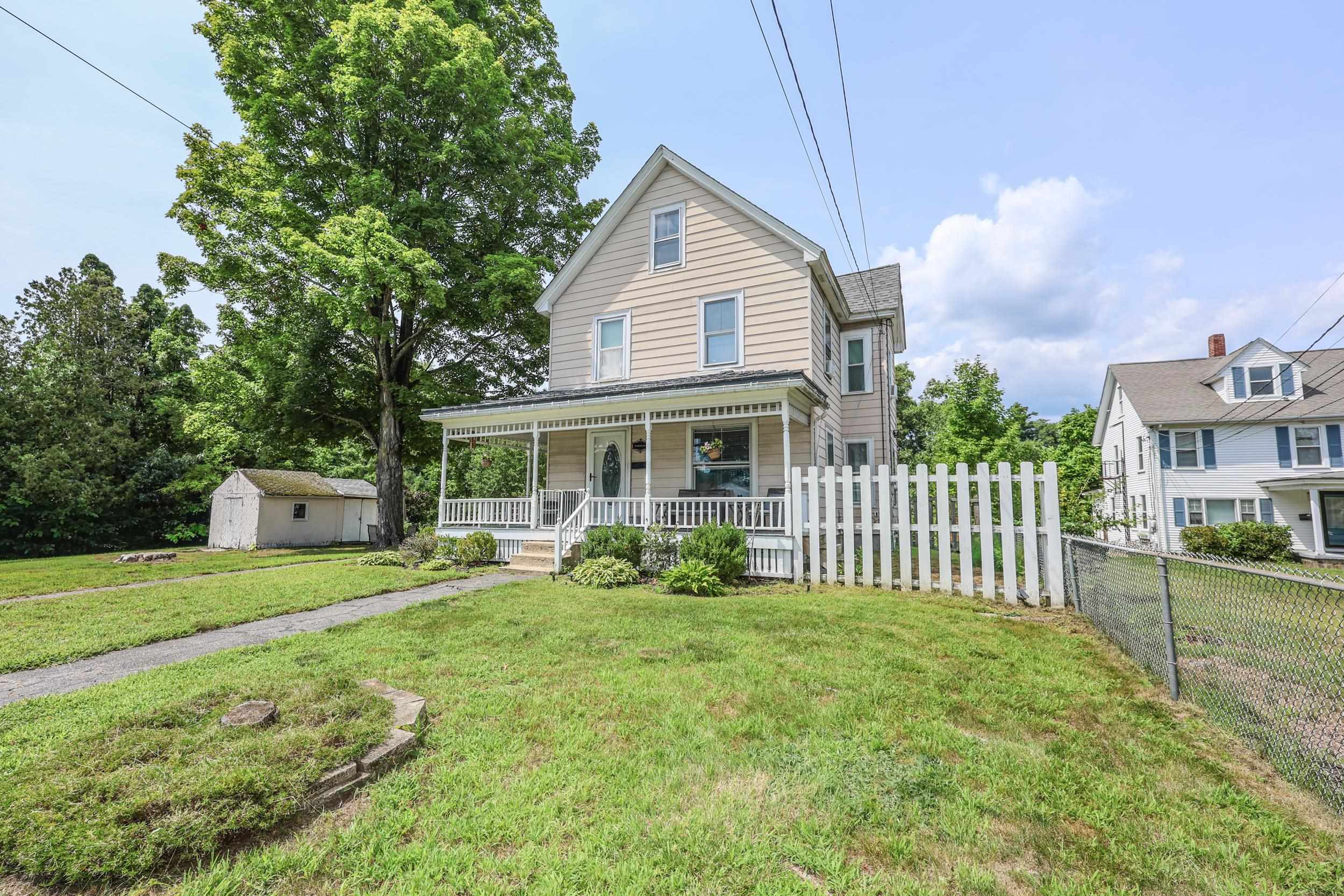 24 Highland St, Hudson, NH 03051