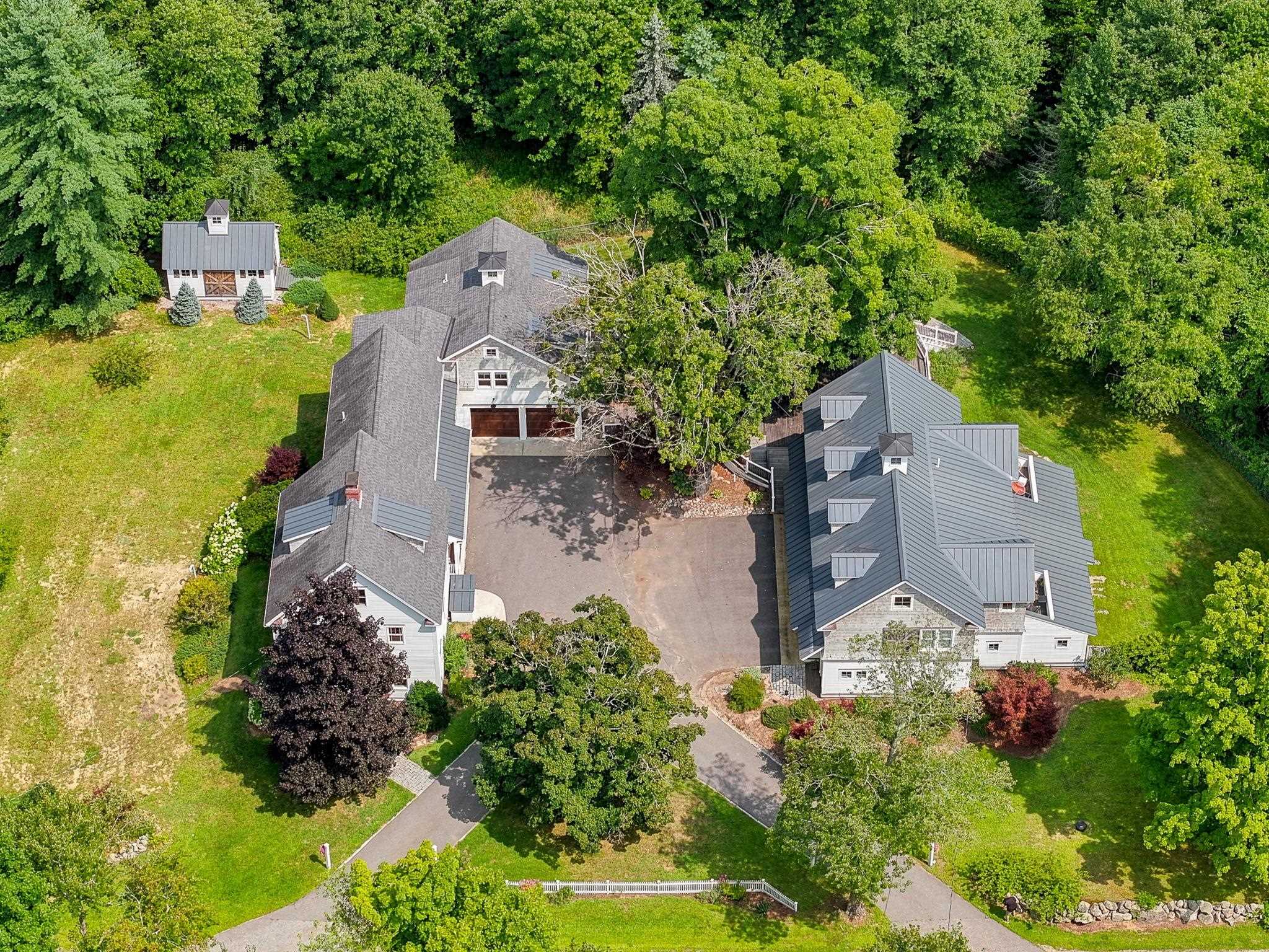 241 Wallace Rd, Bedford, NH 03110