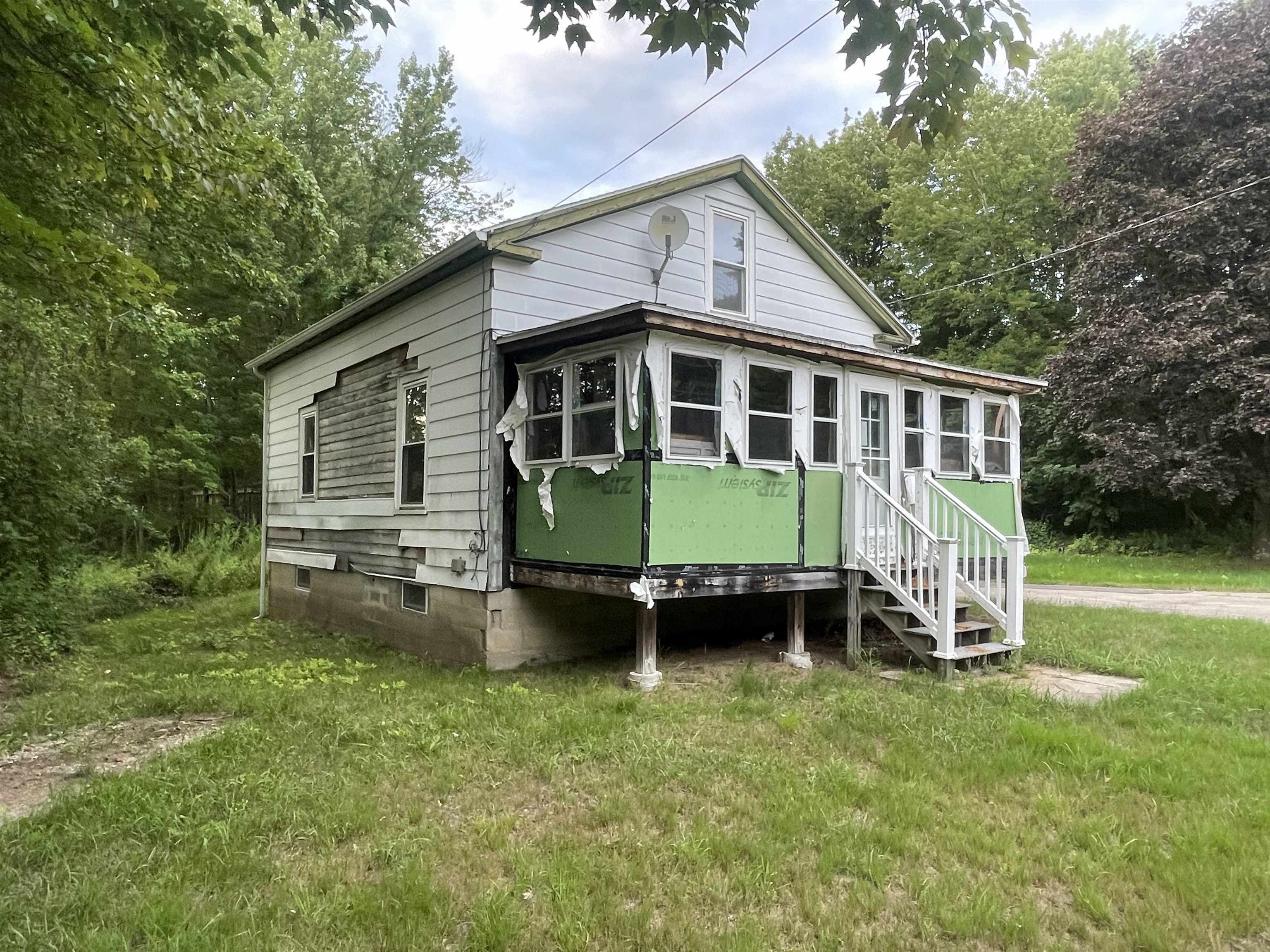 2 Tebbetts Rd, Rochester, NH 03867-4619