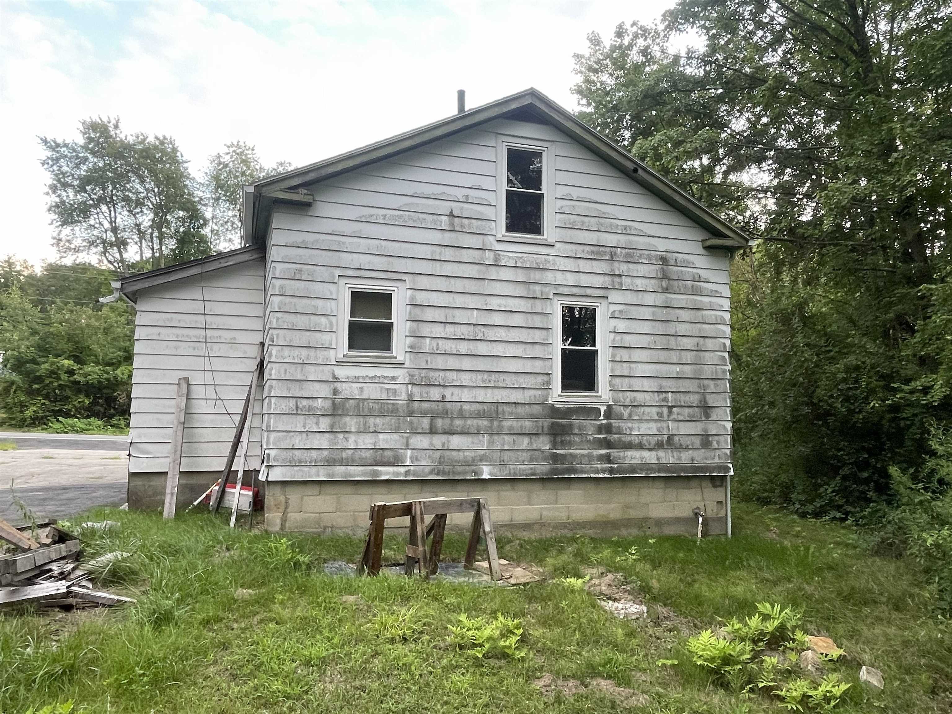 2 Tebbetts Rd, Rochester, NH 03867-4619