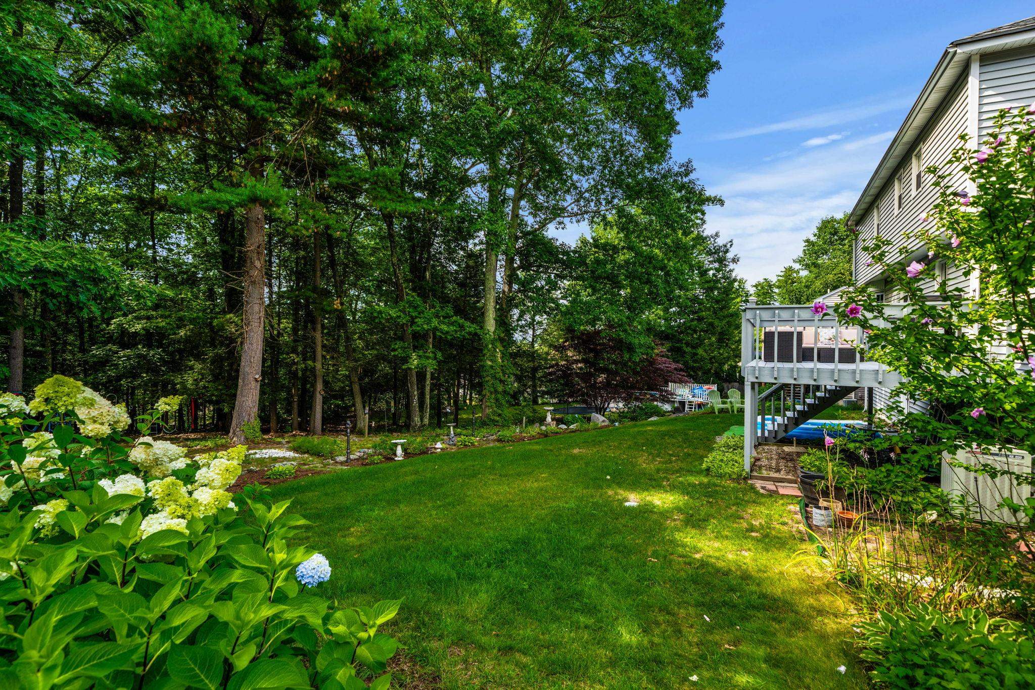 87 Peele Rd, Nashua, NH 03062