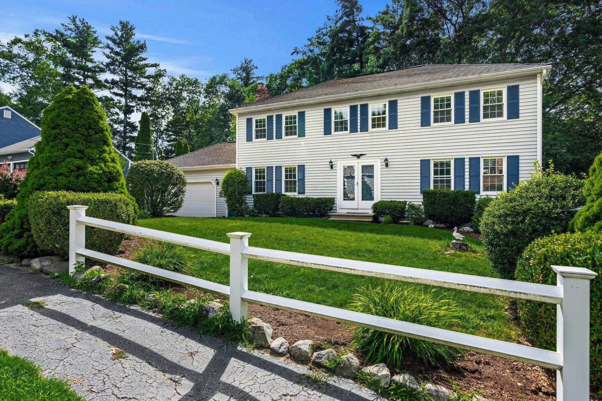 87 Peele Rd, Nashua, NH 03062