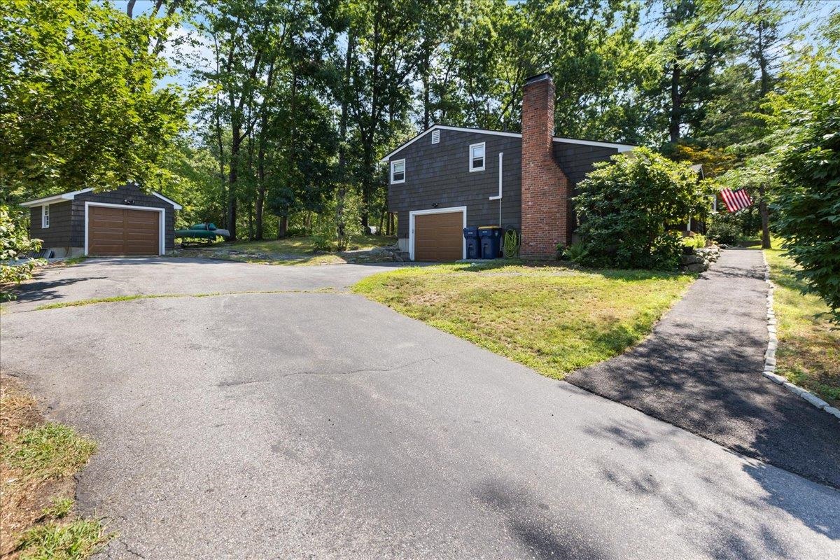 5 Hilltop Rd, Plaistow, NH 03865