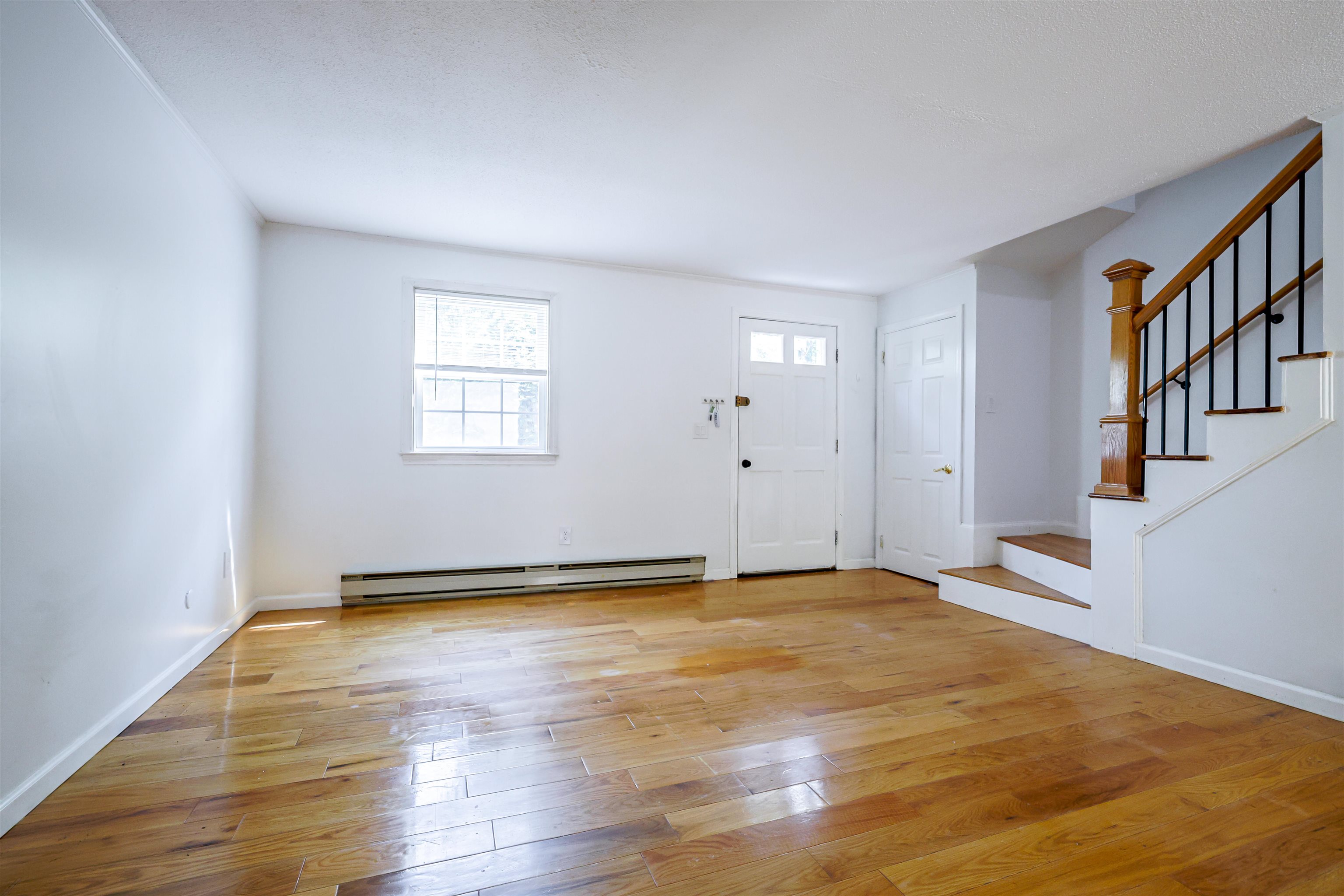 41 Fieldstone Dr, Londonderry, NH 03053