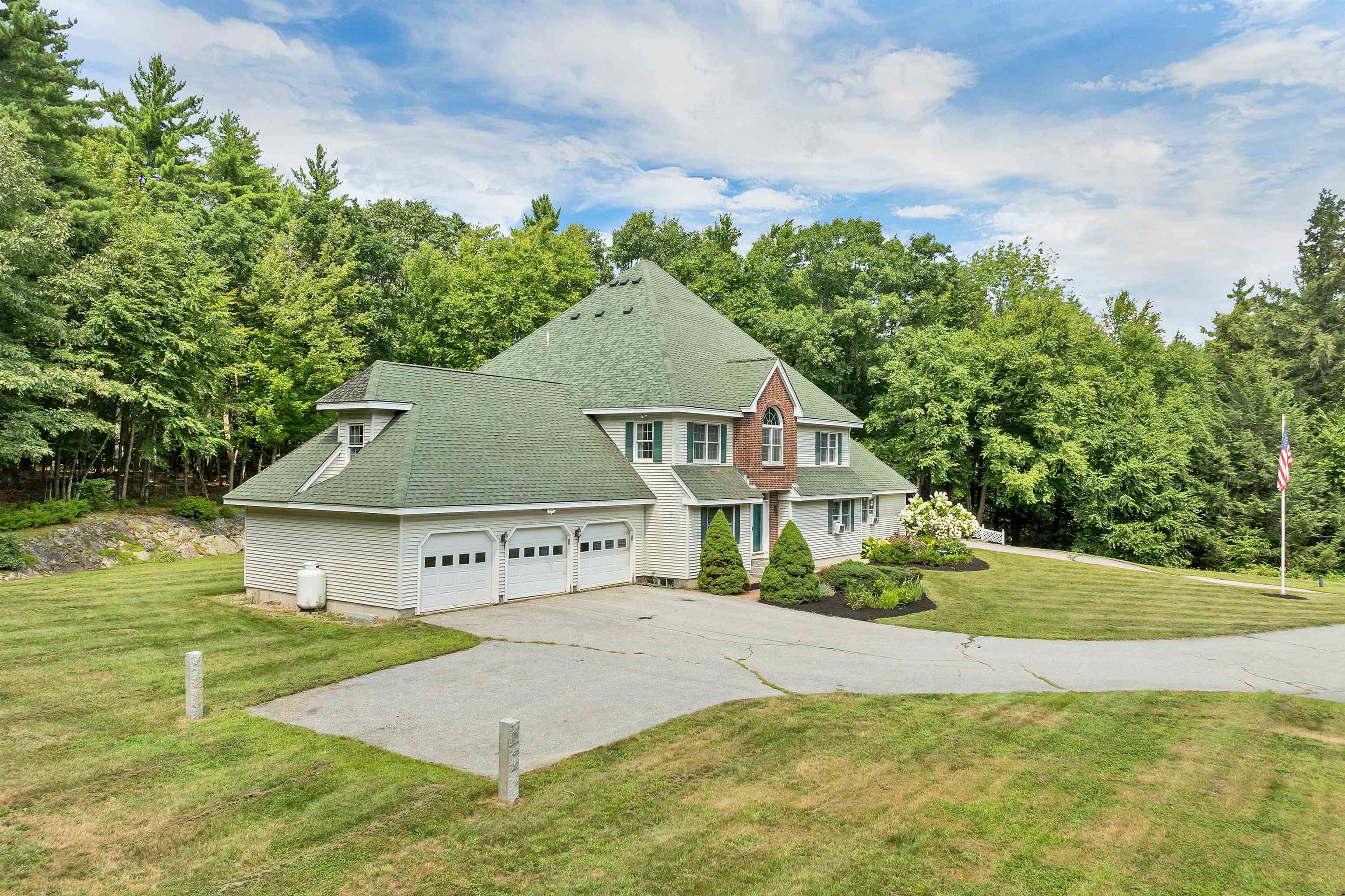 8 Wilson Meadow Rd, Bow, NH 03304