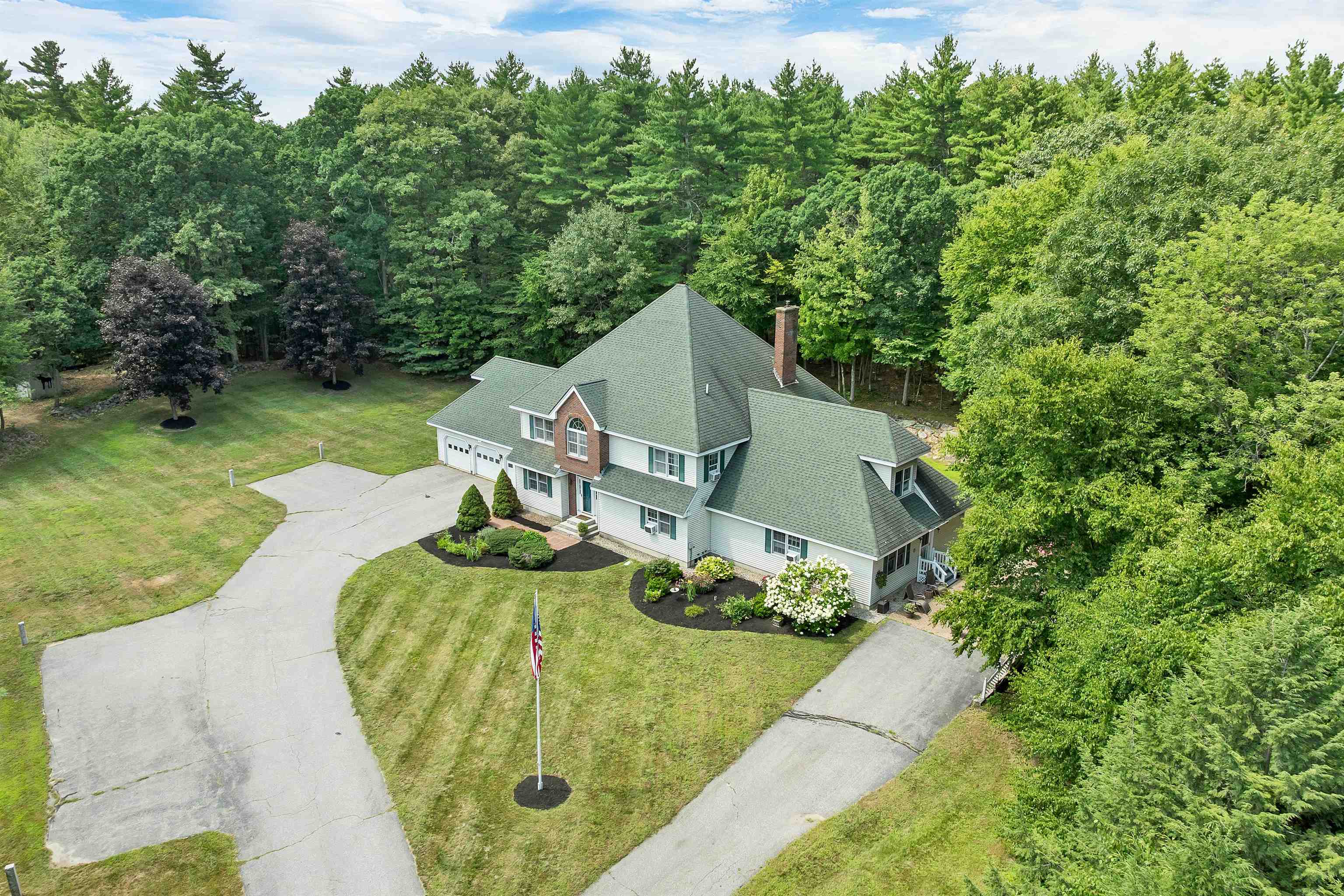 8 Wilson Meadow Rd, Bow, NH 03304