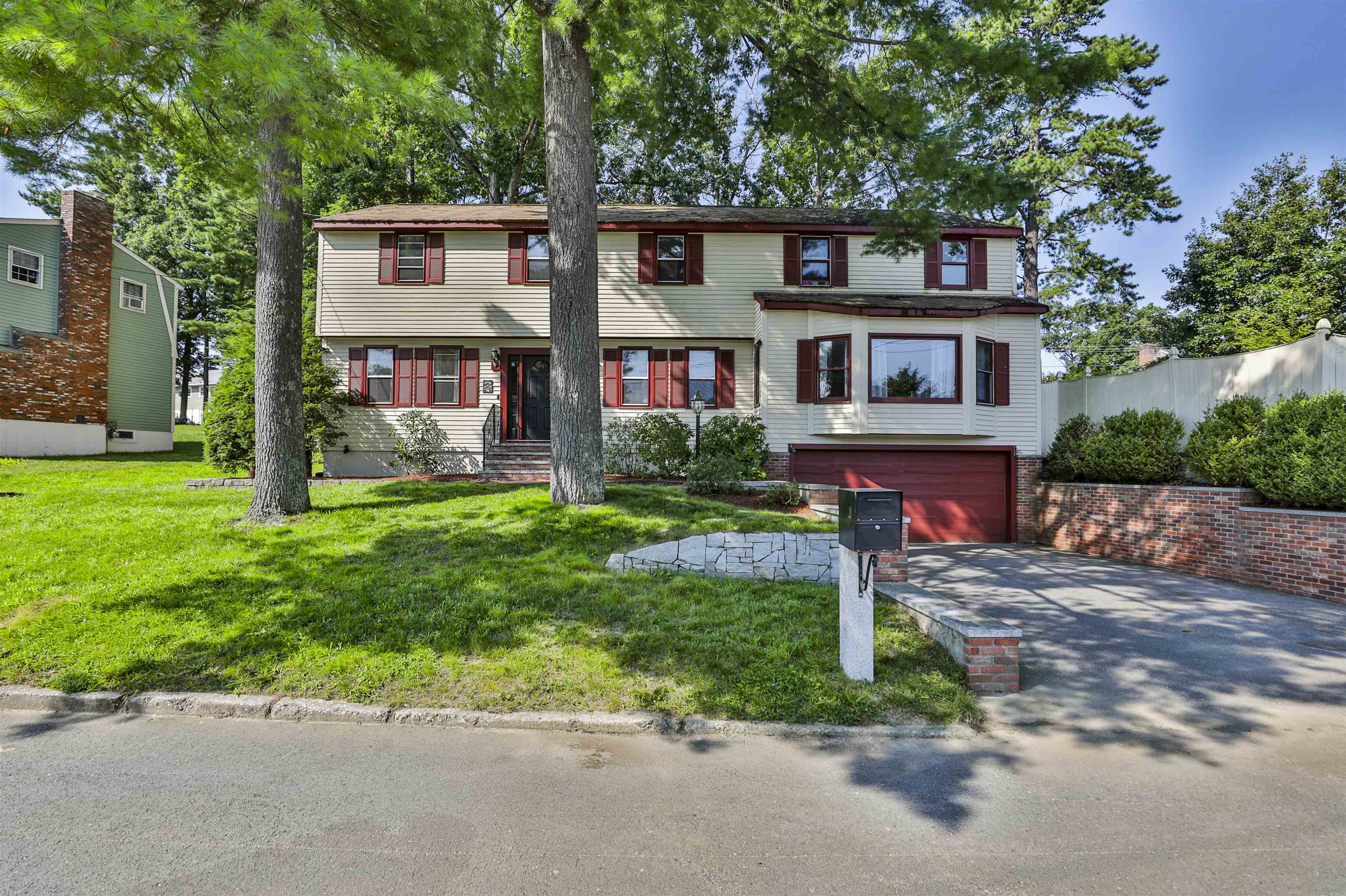28 Danbury Rd, Nashua, NH 03064