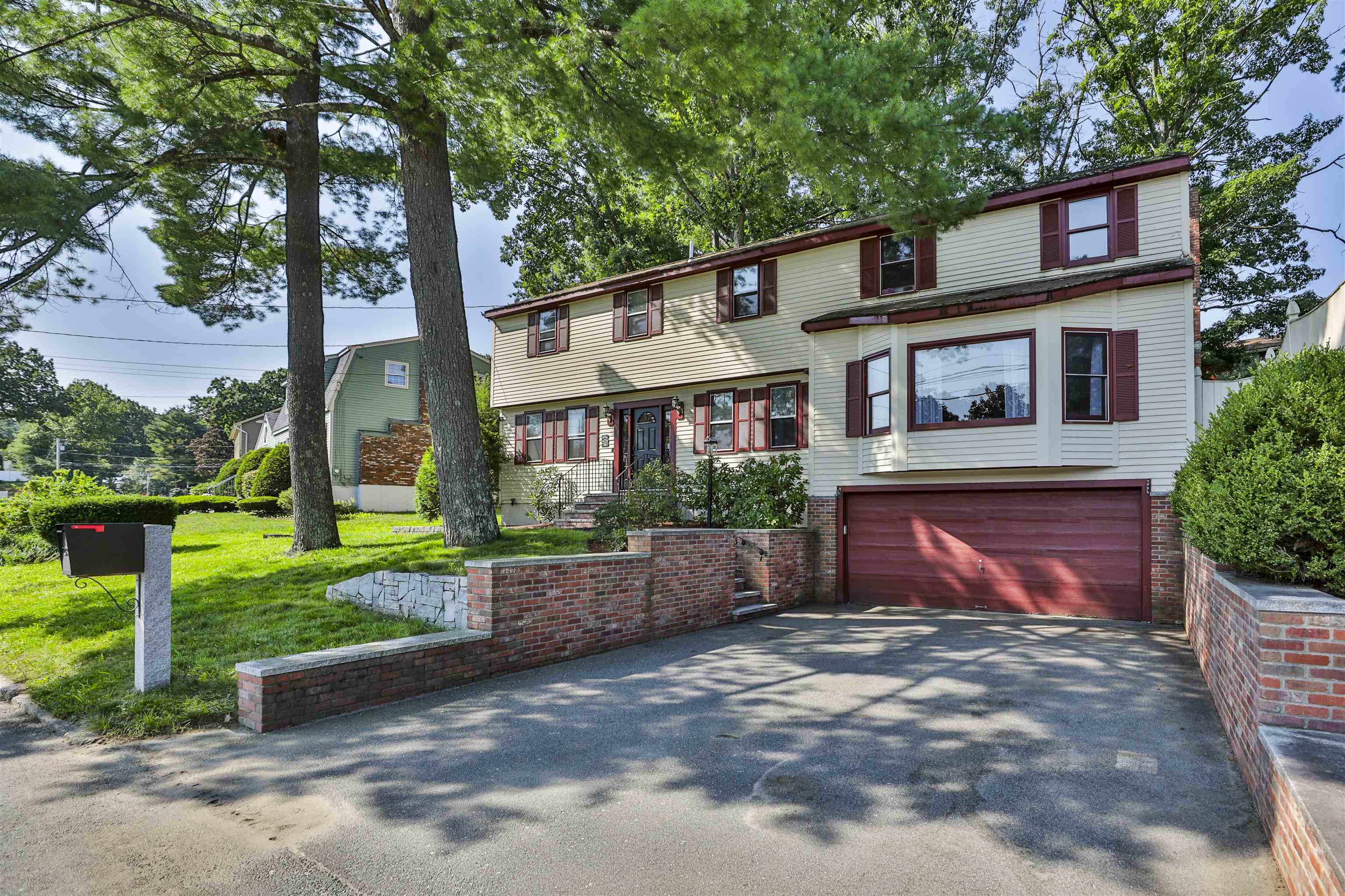 28 Danbury Rd, Nashua, NH 03064