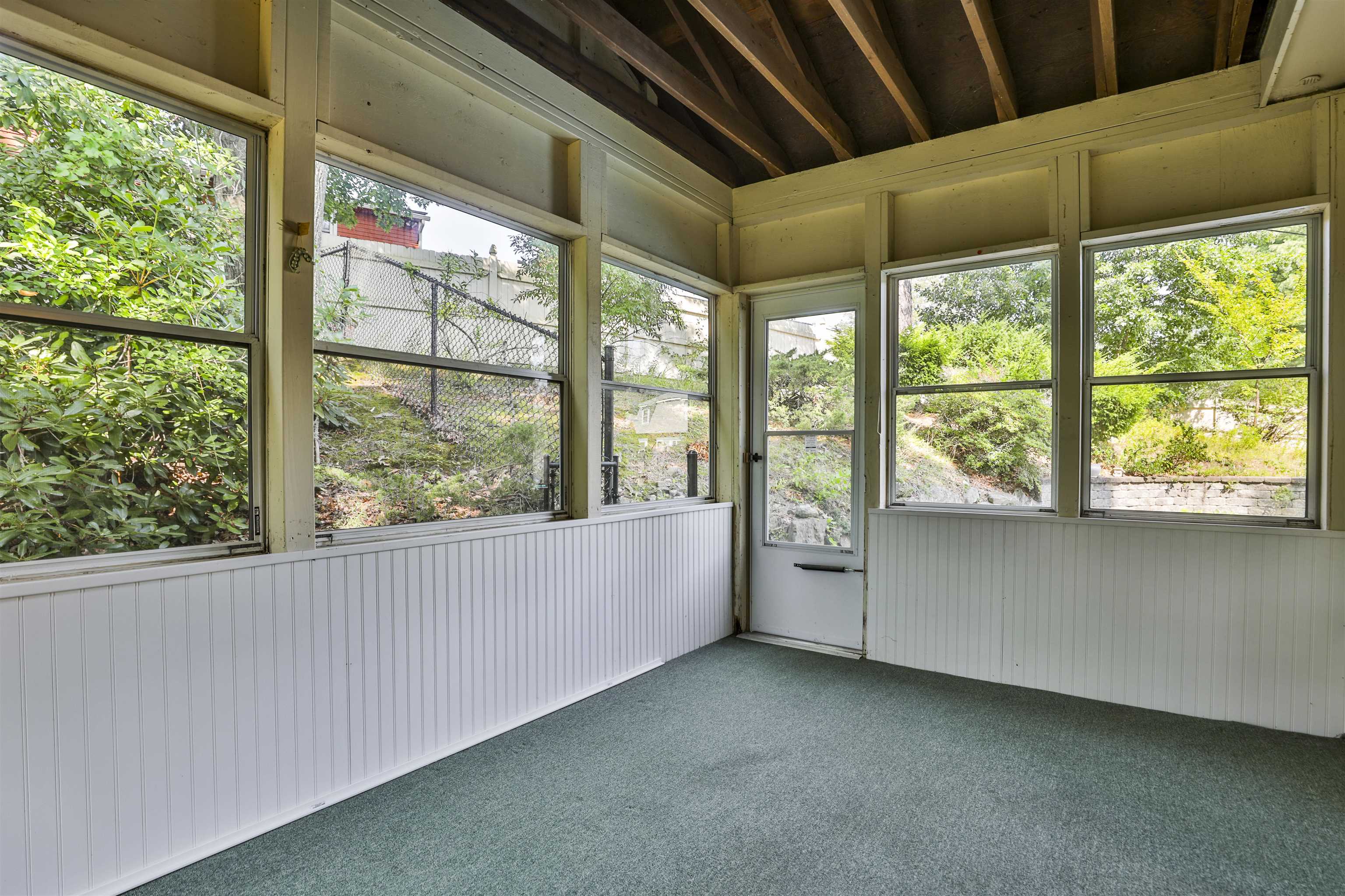 28 Danbury Rd, Nashua, NH 03064