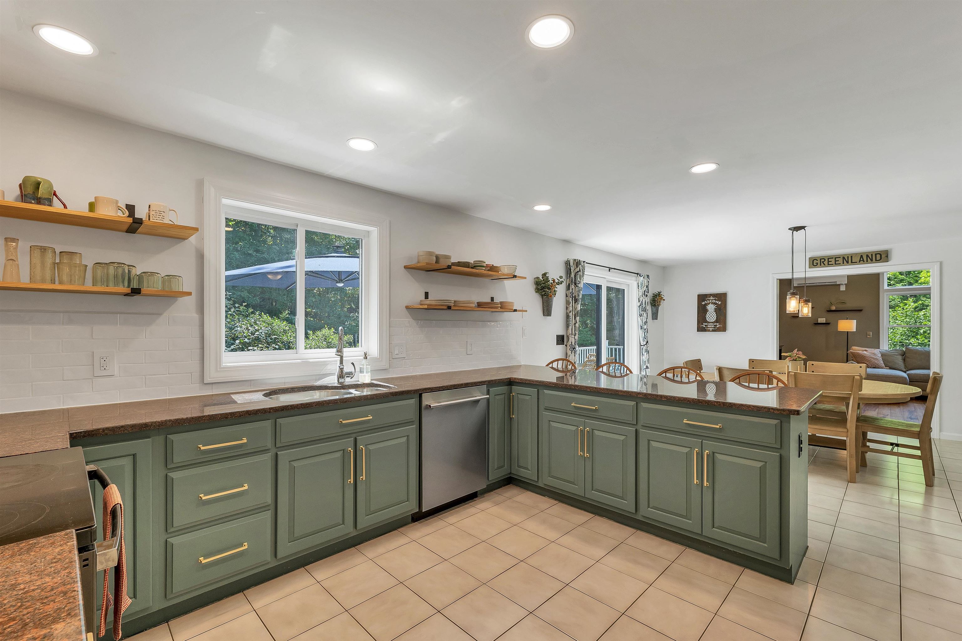 17 Moulton Ave, Greenland, NH 03840