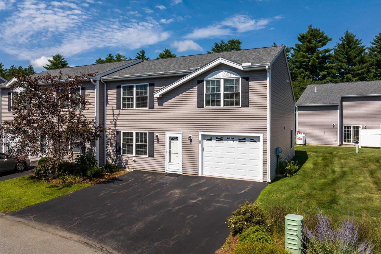 13 Bruins Ln, Raymond, NH 03077