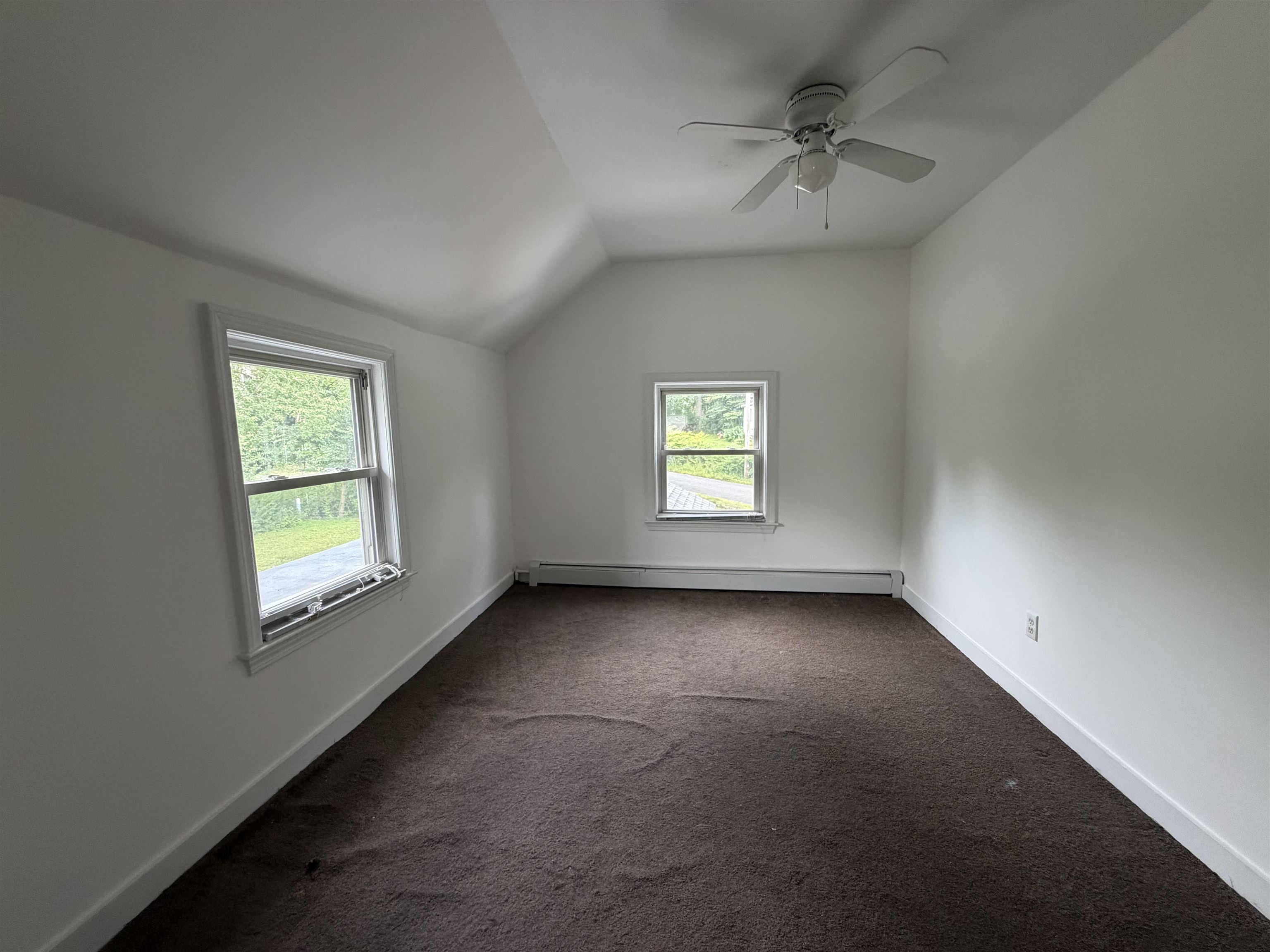 Photo 18 of 28