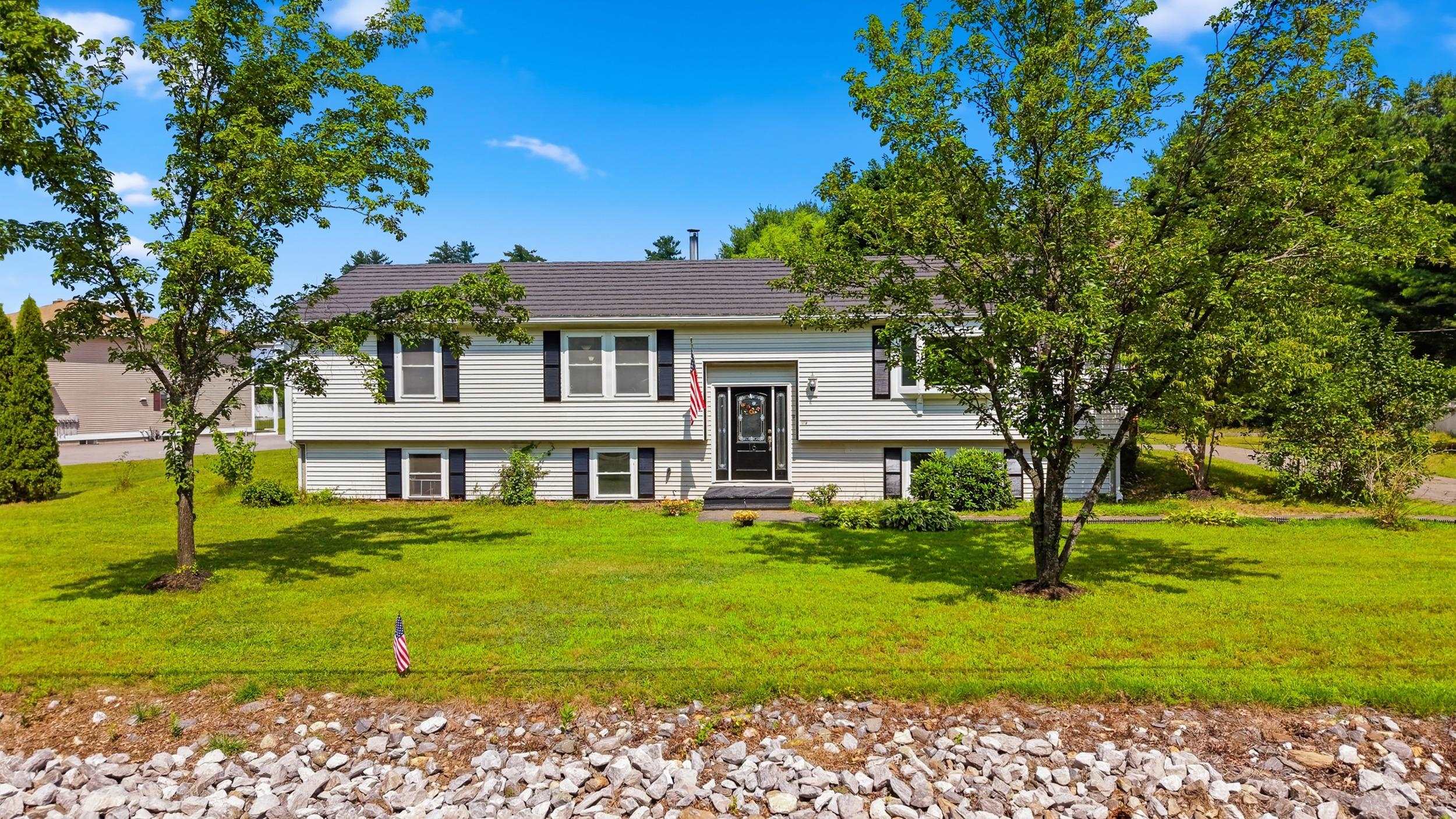 16 Roberts Rd, Litchfield, NH 03052