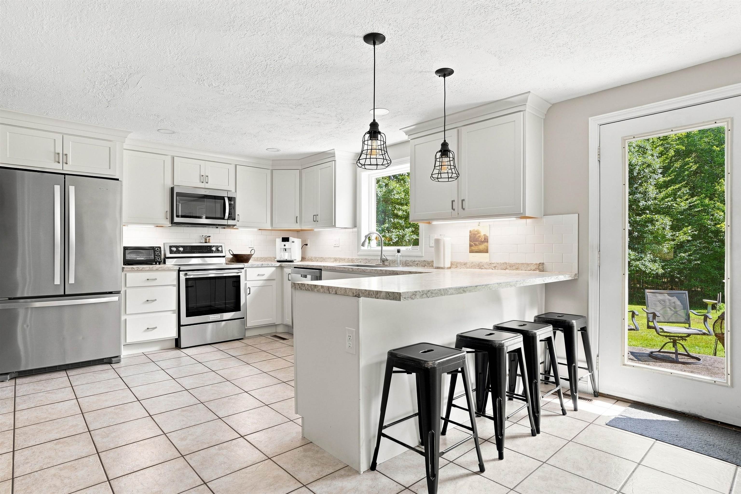 18 Poor Farm Rd, New Ipswich, NH 03071