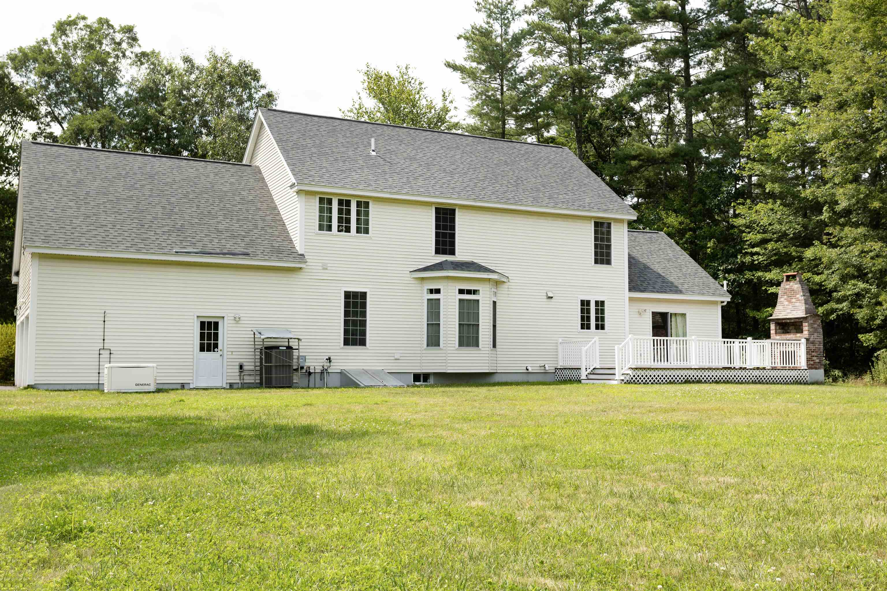 89 Seaverns Bridge Rd, Amherst, NH 03031