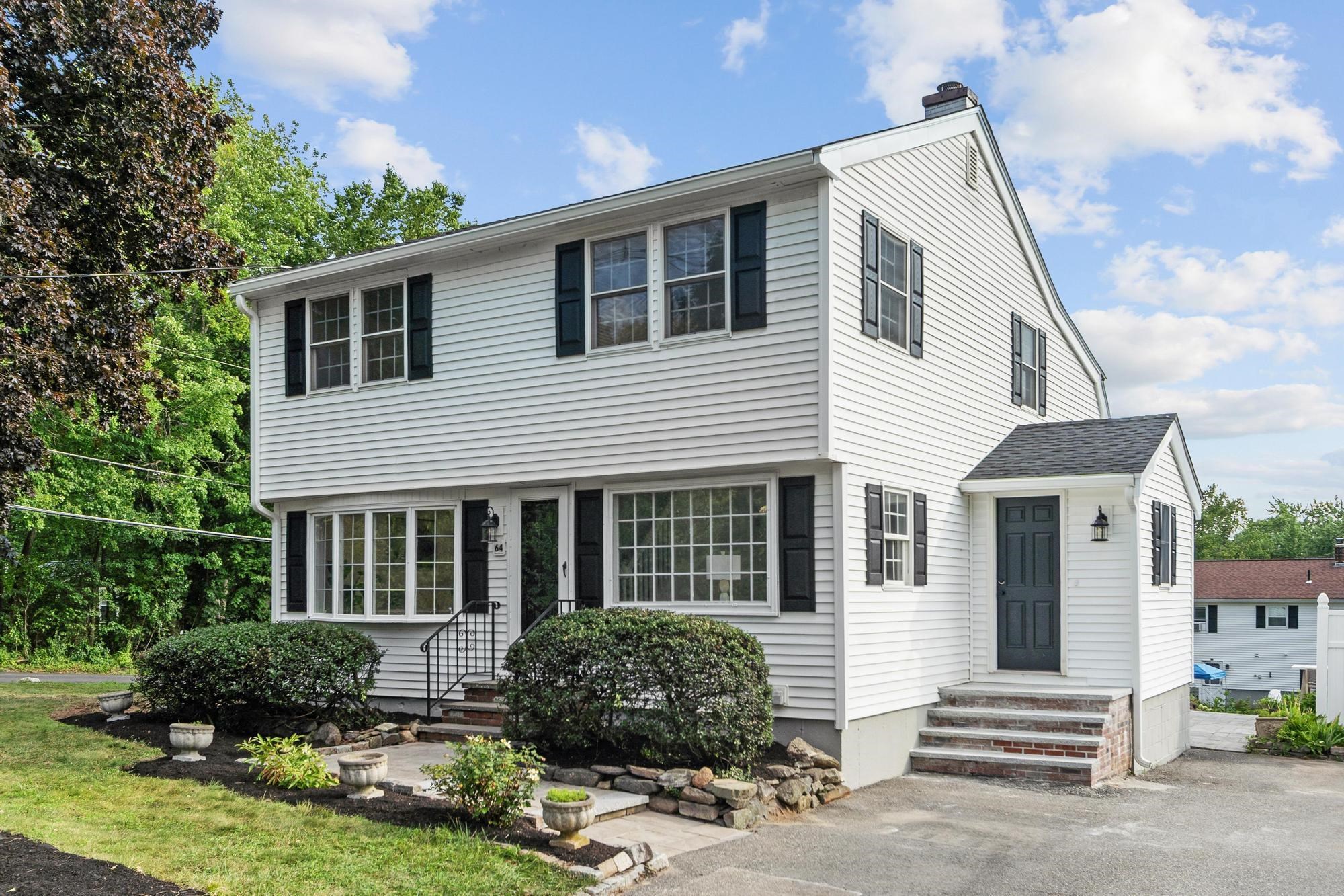 64 Bridge St, Salem, NH 03079