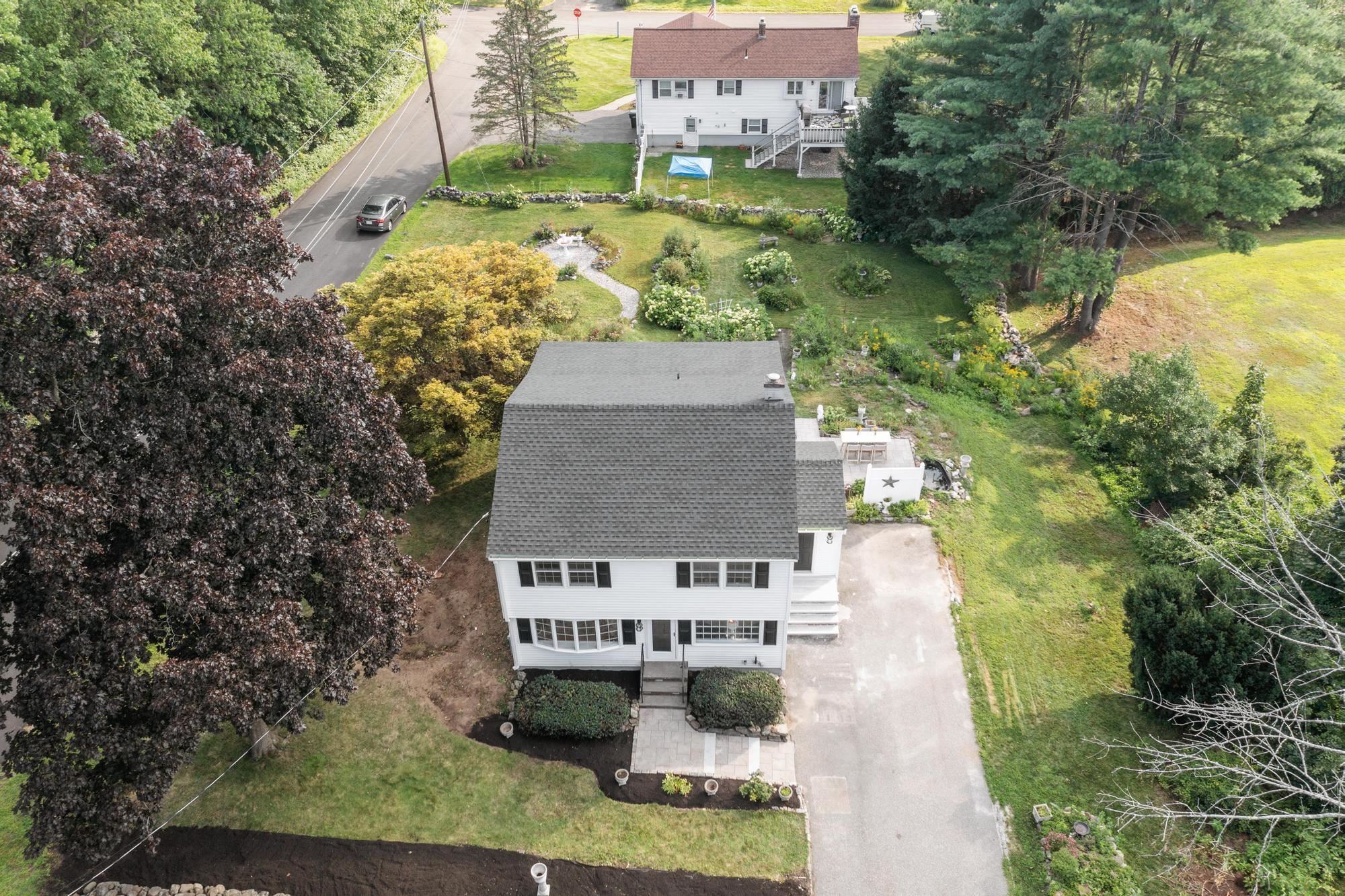 64 Bridge St, Salem, NH 03079