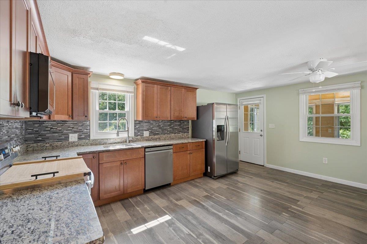 207 High Range Rd, Londonderry, NH 03053