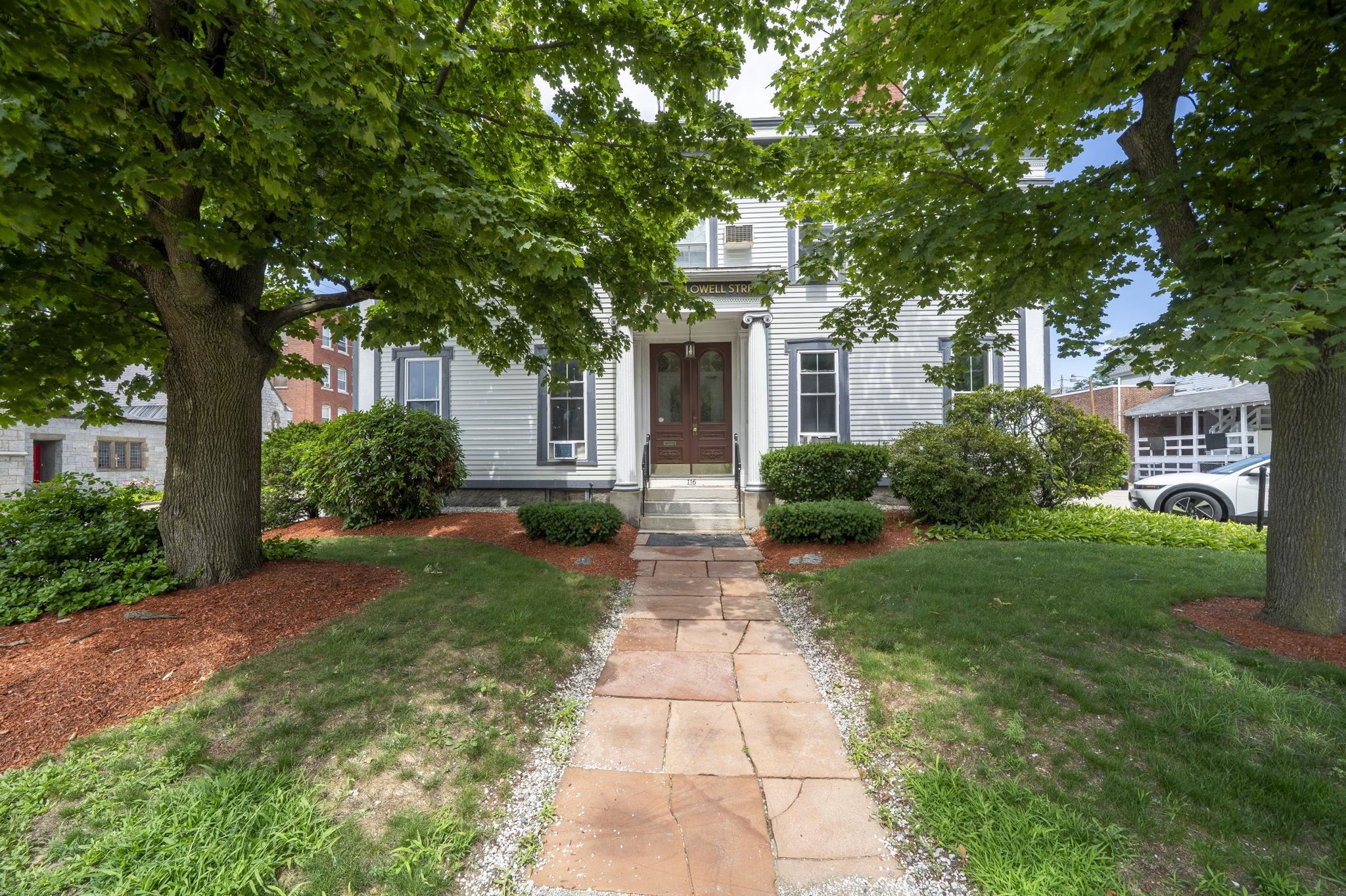 116 Lowell St, Manchester, NH 03104