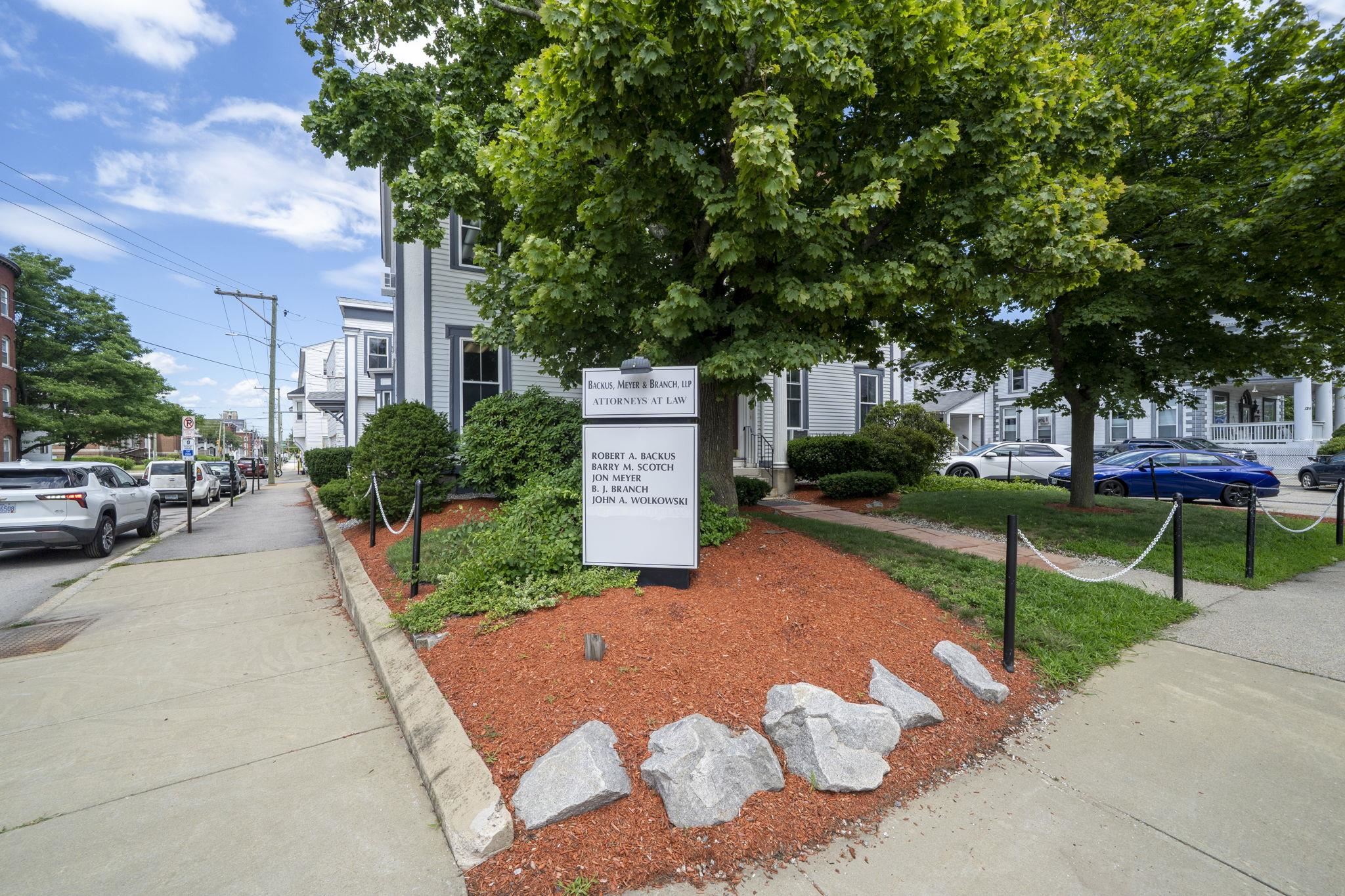116 Lowell St, Manchester, NH 03104