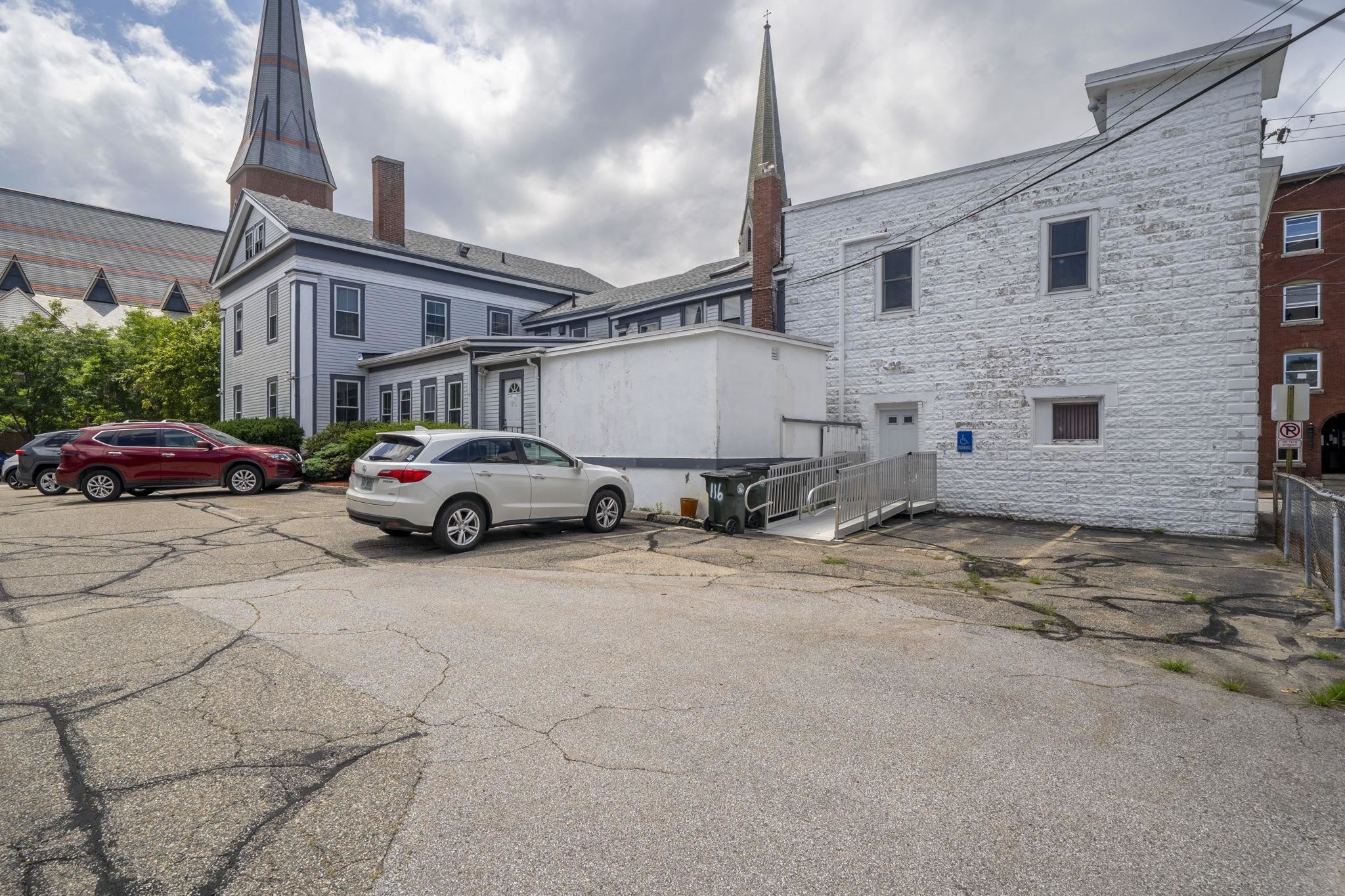 116 Lowell St, Manchester, NH 03104