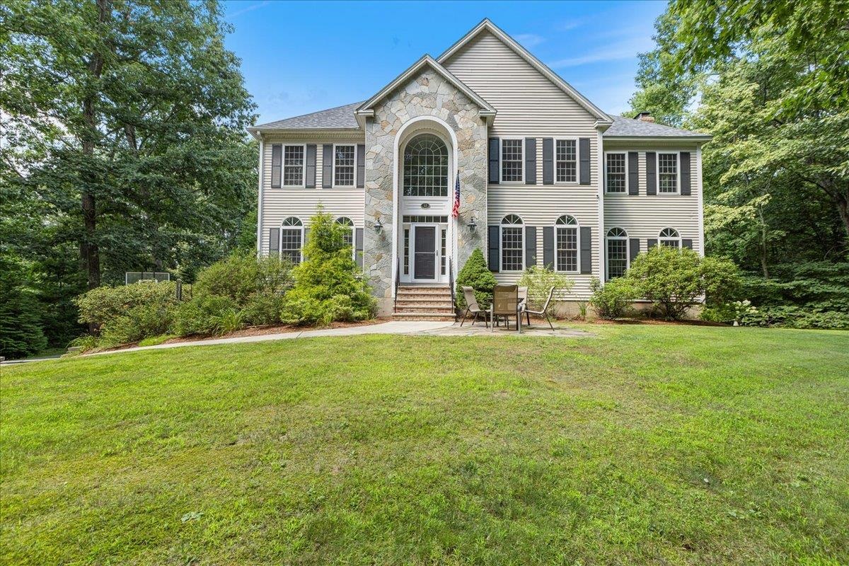 12 Glenwood Rd, Windham, NH 03087-1162