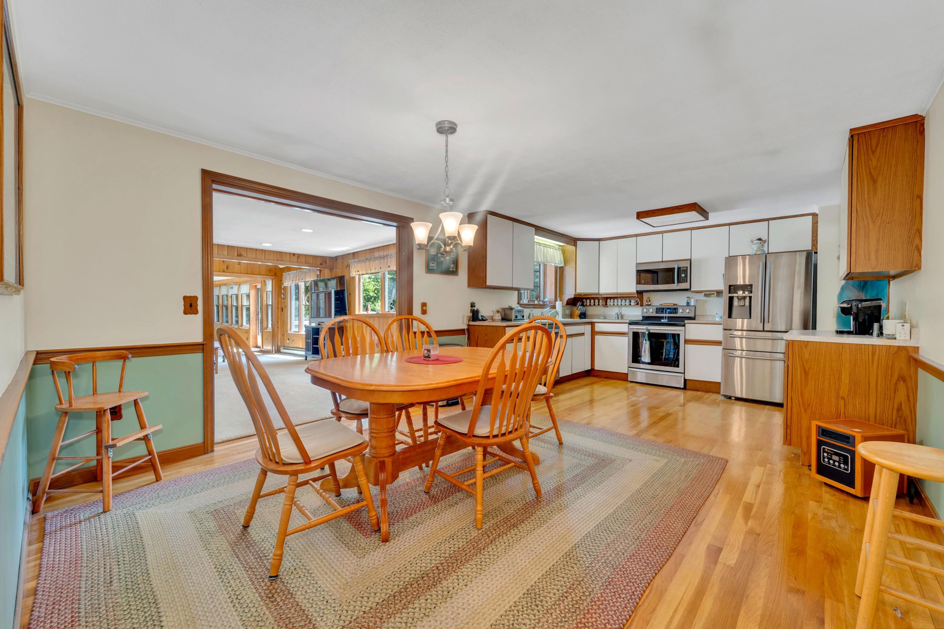 77 Hancock St, Peterborough, NH 03458