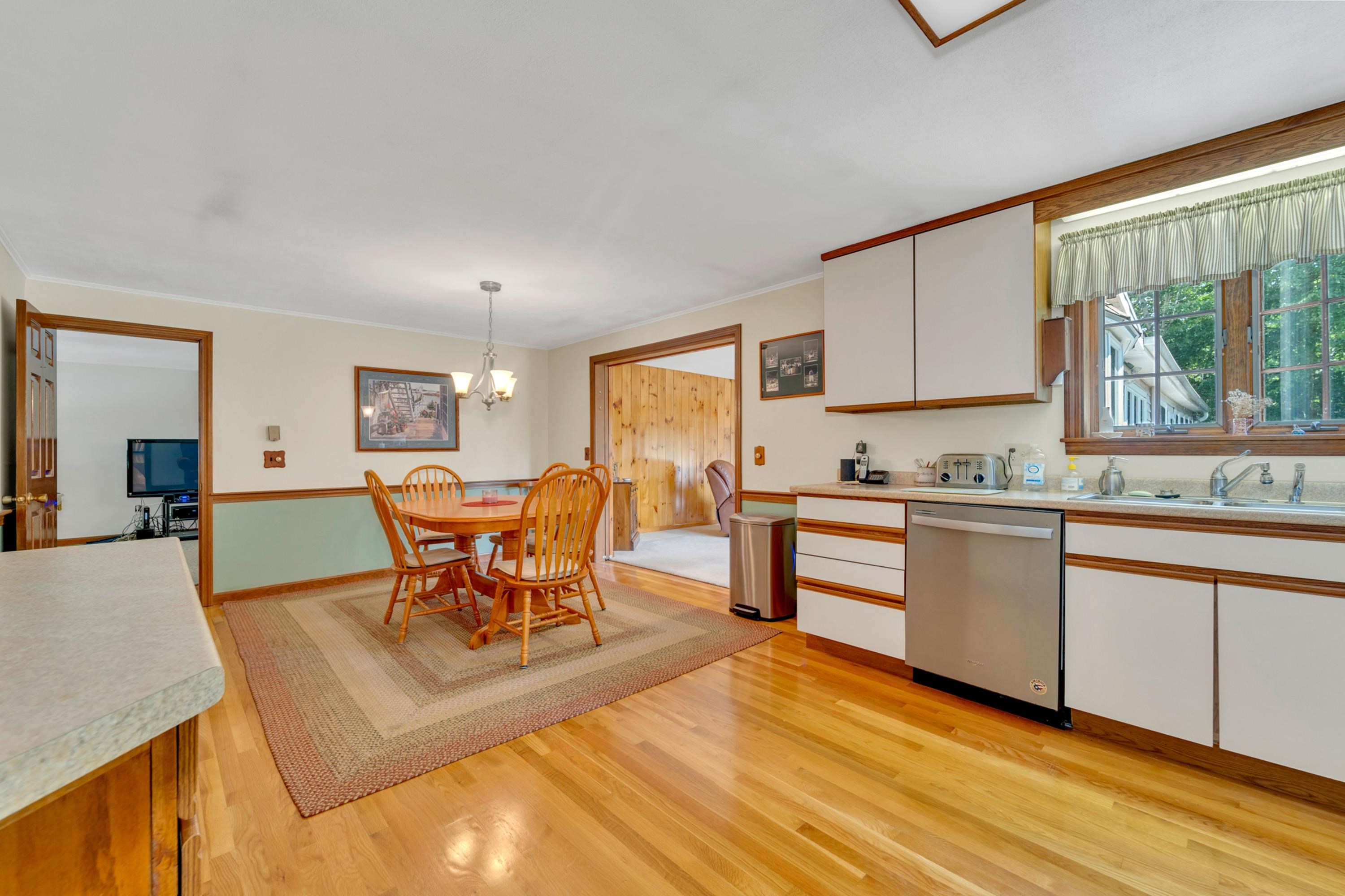 77 Hancock St, Peterborough, NH 03458