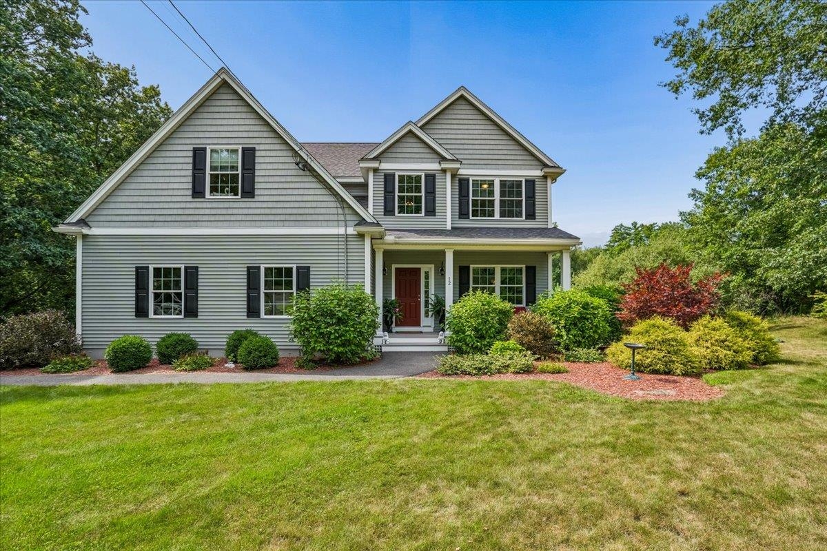 12 Alexander Rd, Londonderry, NH 03053