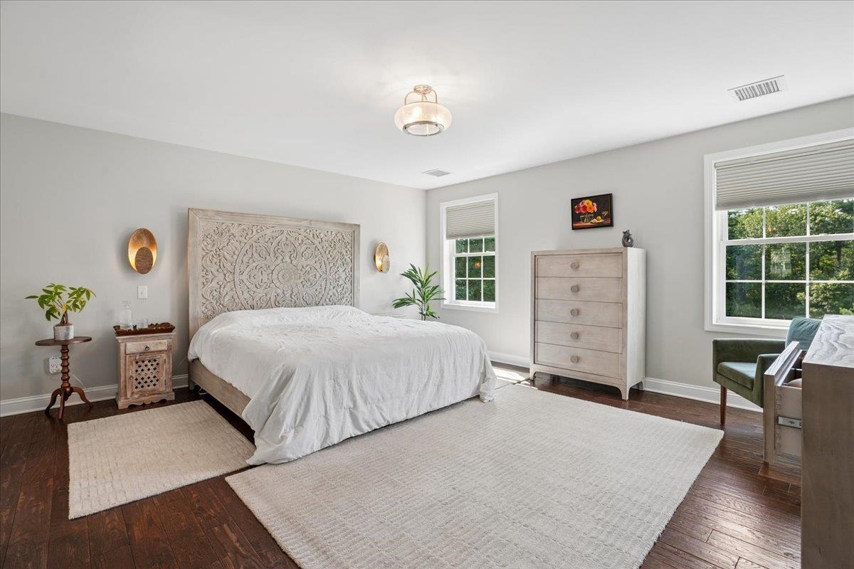 12 Alexander Rd, Londonderry, NH 03053