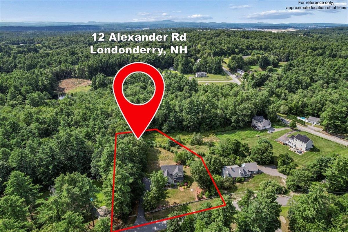 12 Alexander Rd, Londonderry, NH 03053