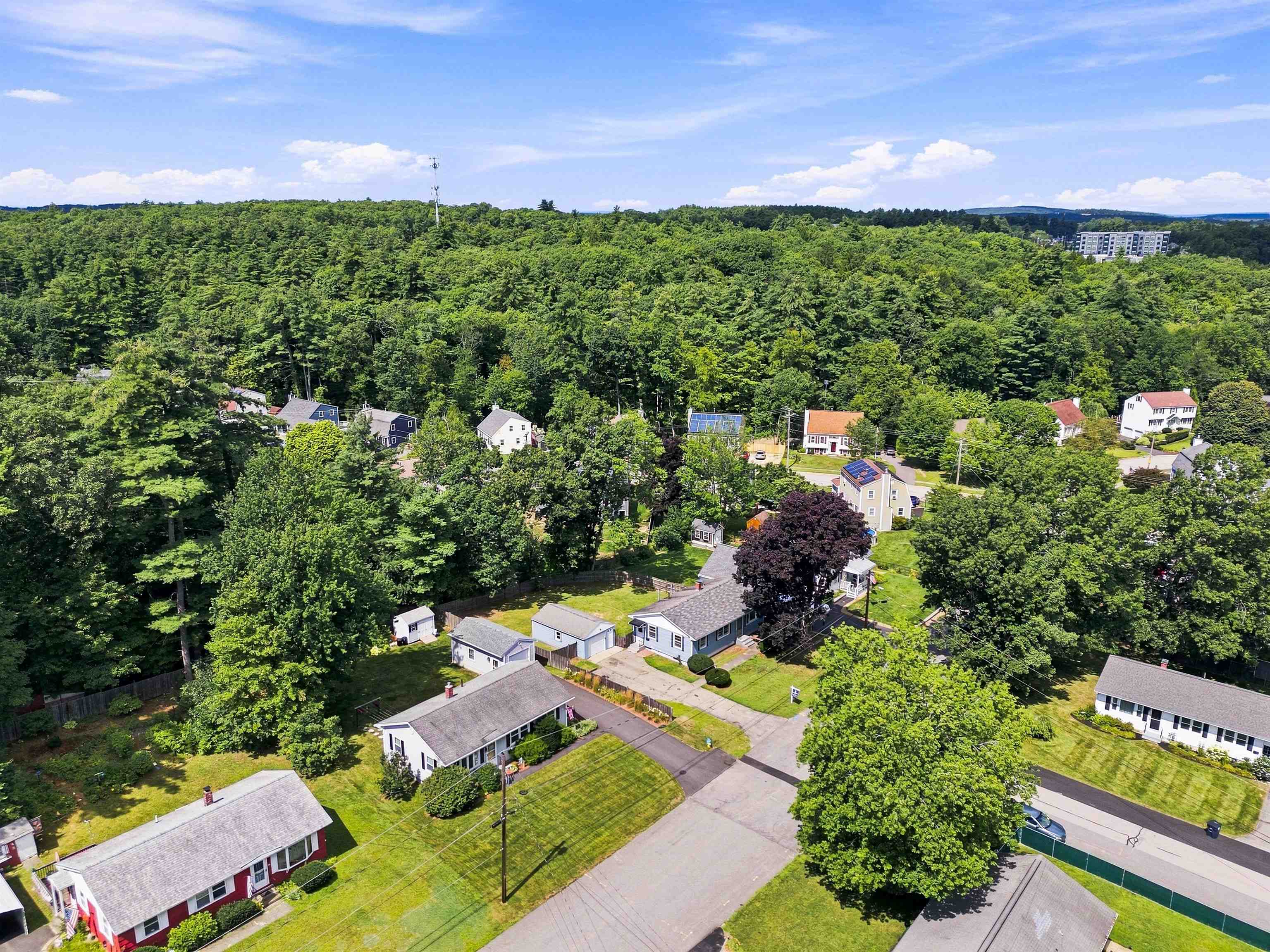 28 Caron Ave, Nashua, NH 03064