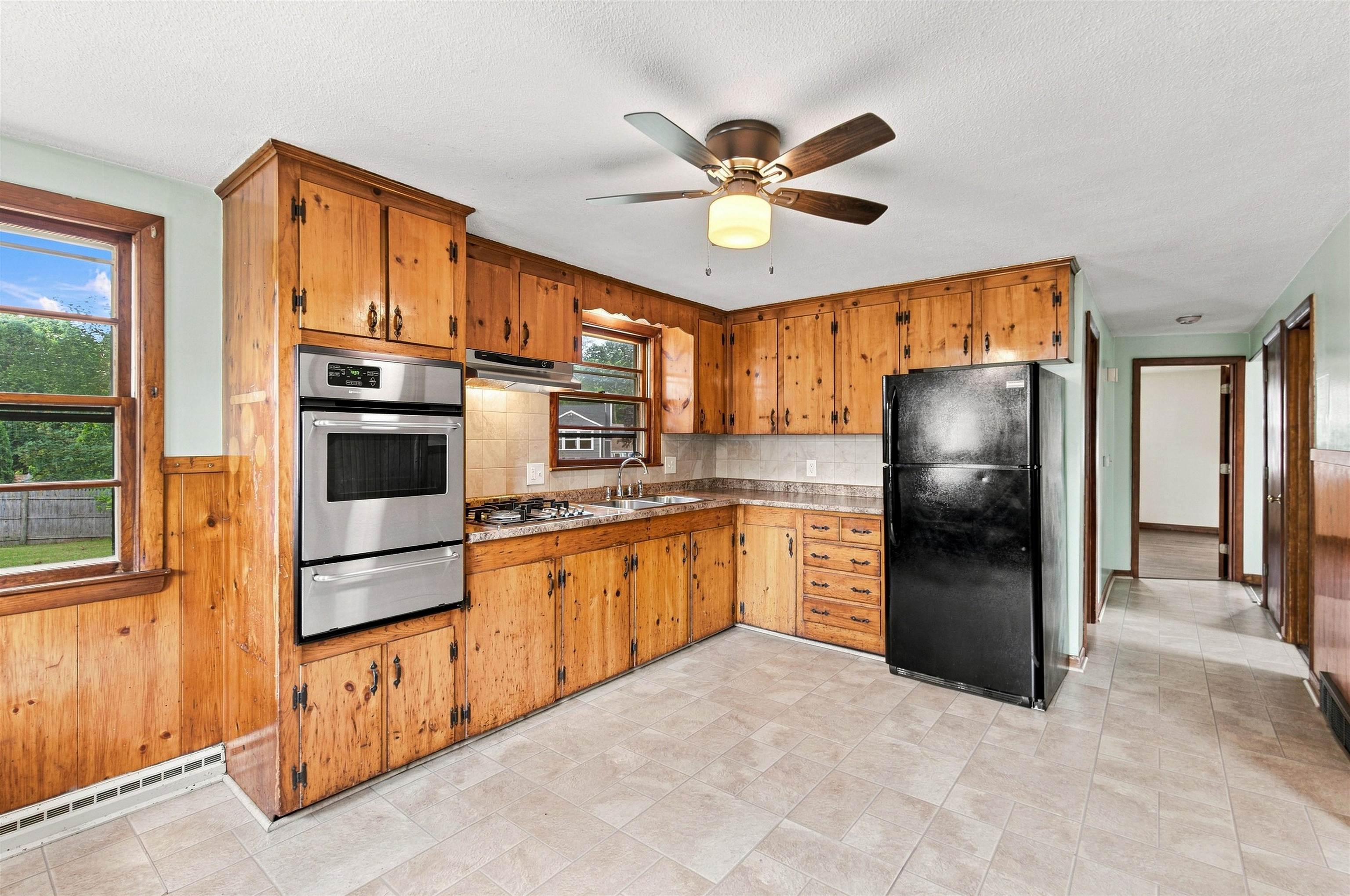 28 Caron Ave, Nashua, NH 03064