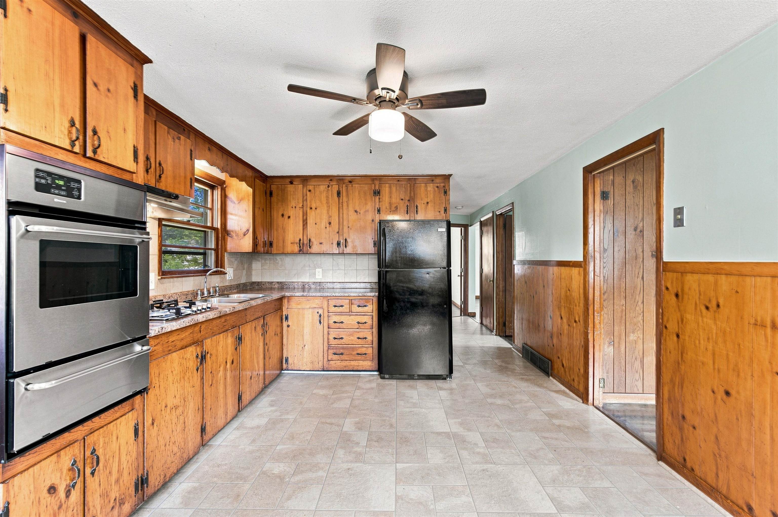 28 Caron Ave, Nashua, NH 03064