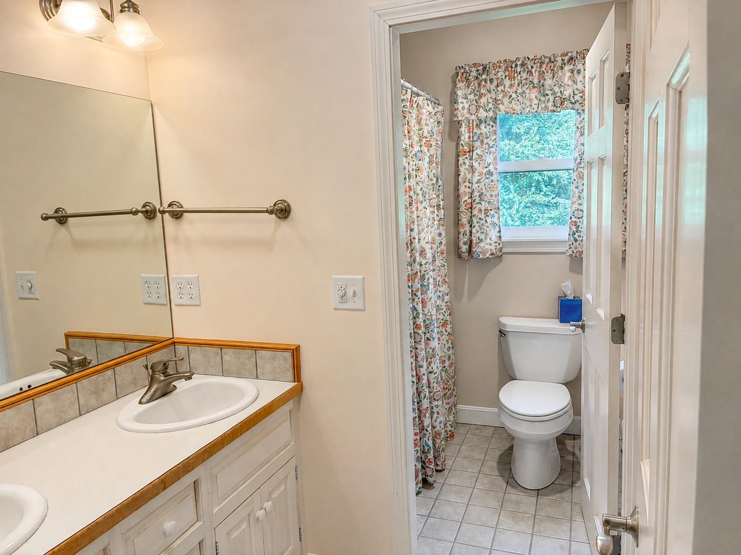 2nd Floor Bath