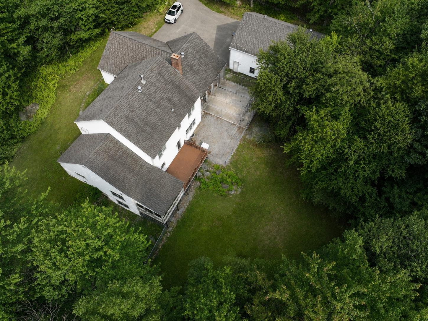 127 Brimstone Corner Rd, Hancock, NH 03449