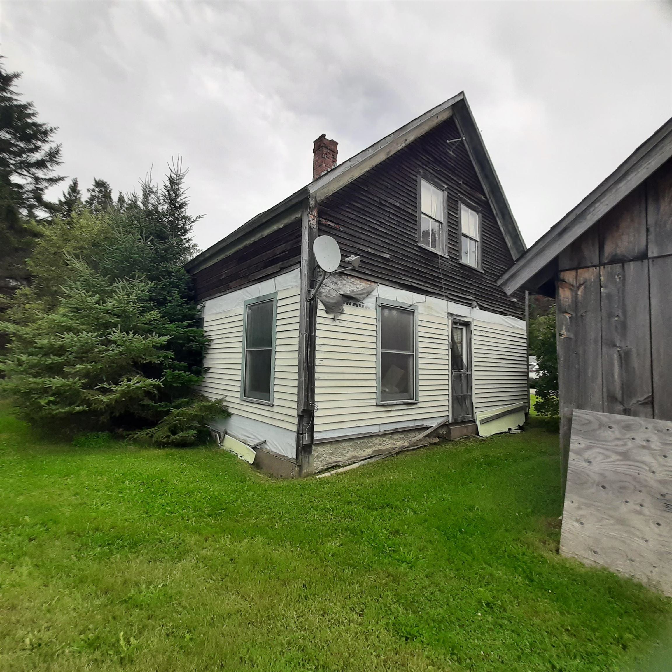 605 Hill Rd, Pittsburg, NH 03592