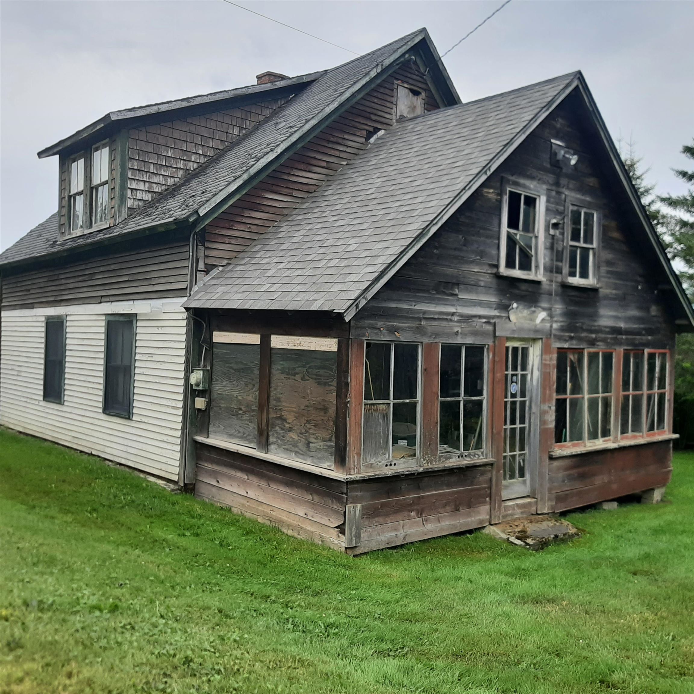 605 Hill Rd, Pittsburg, NH 03592