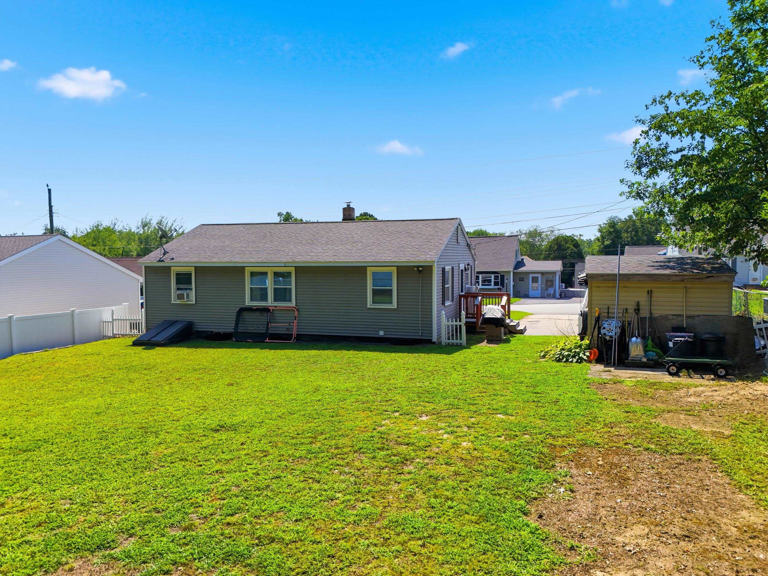108 Linton St, Nashua, NH 03060