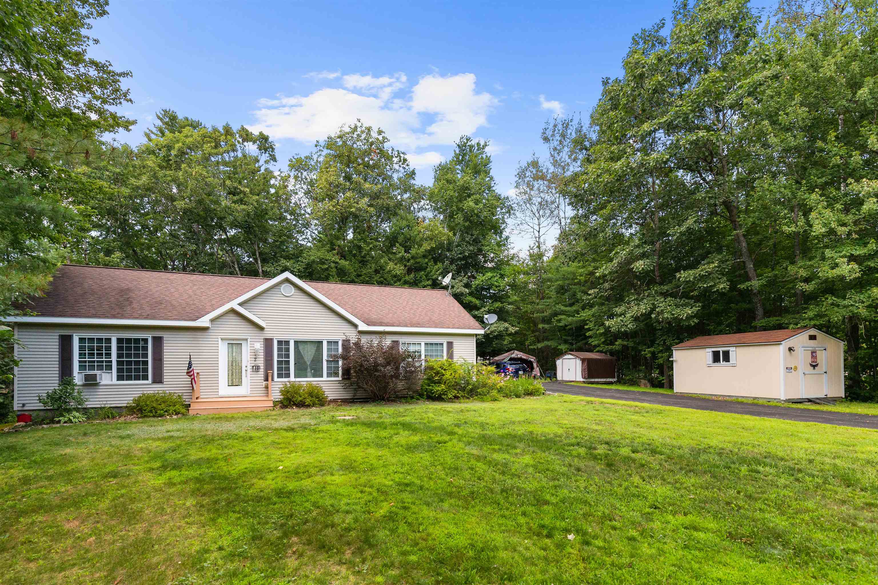 2 Potter Rd, Belmont, NH 03220