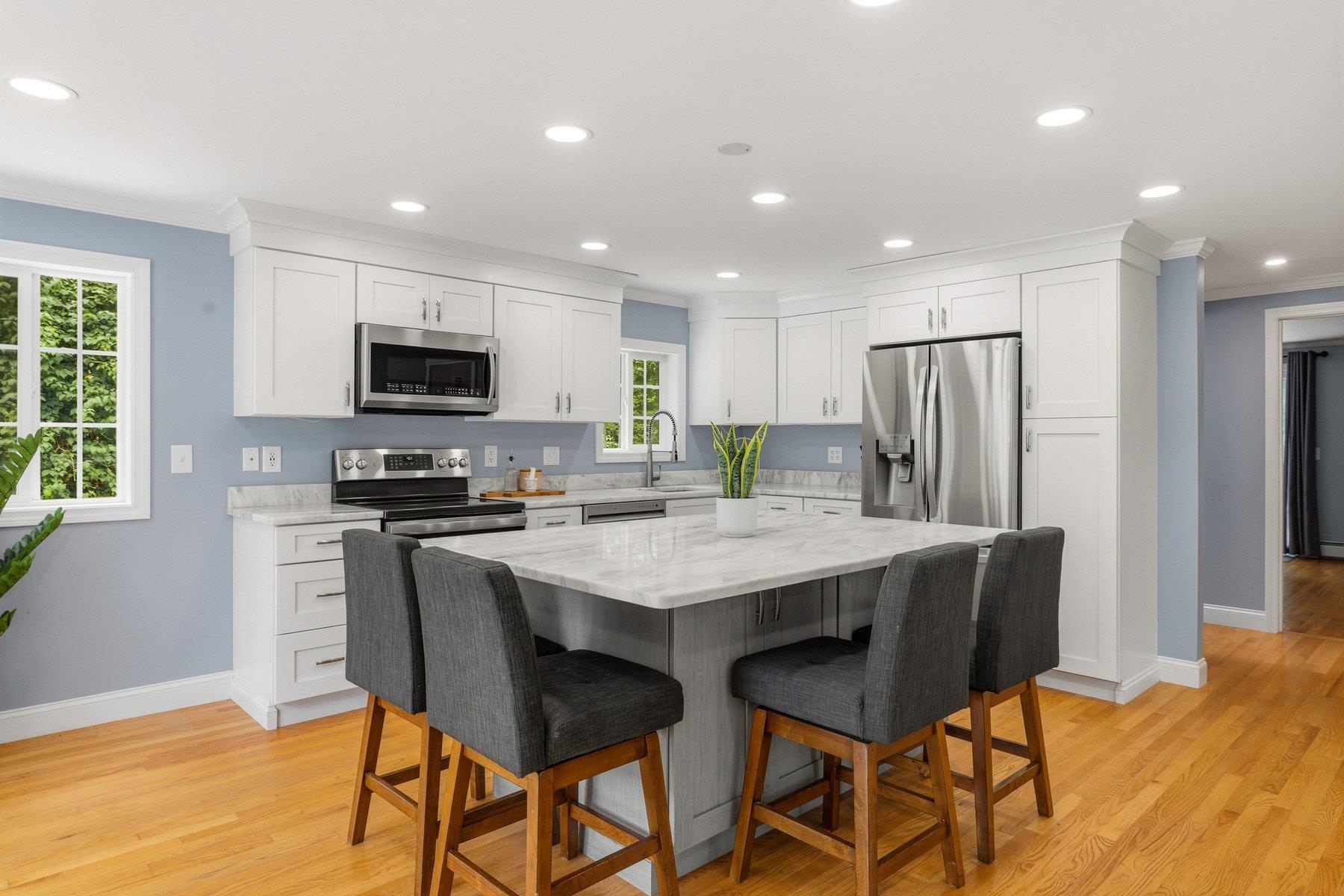 8 Brookhaven Rd, Kingston, NH 03848