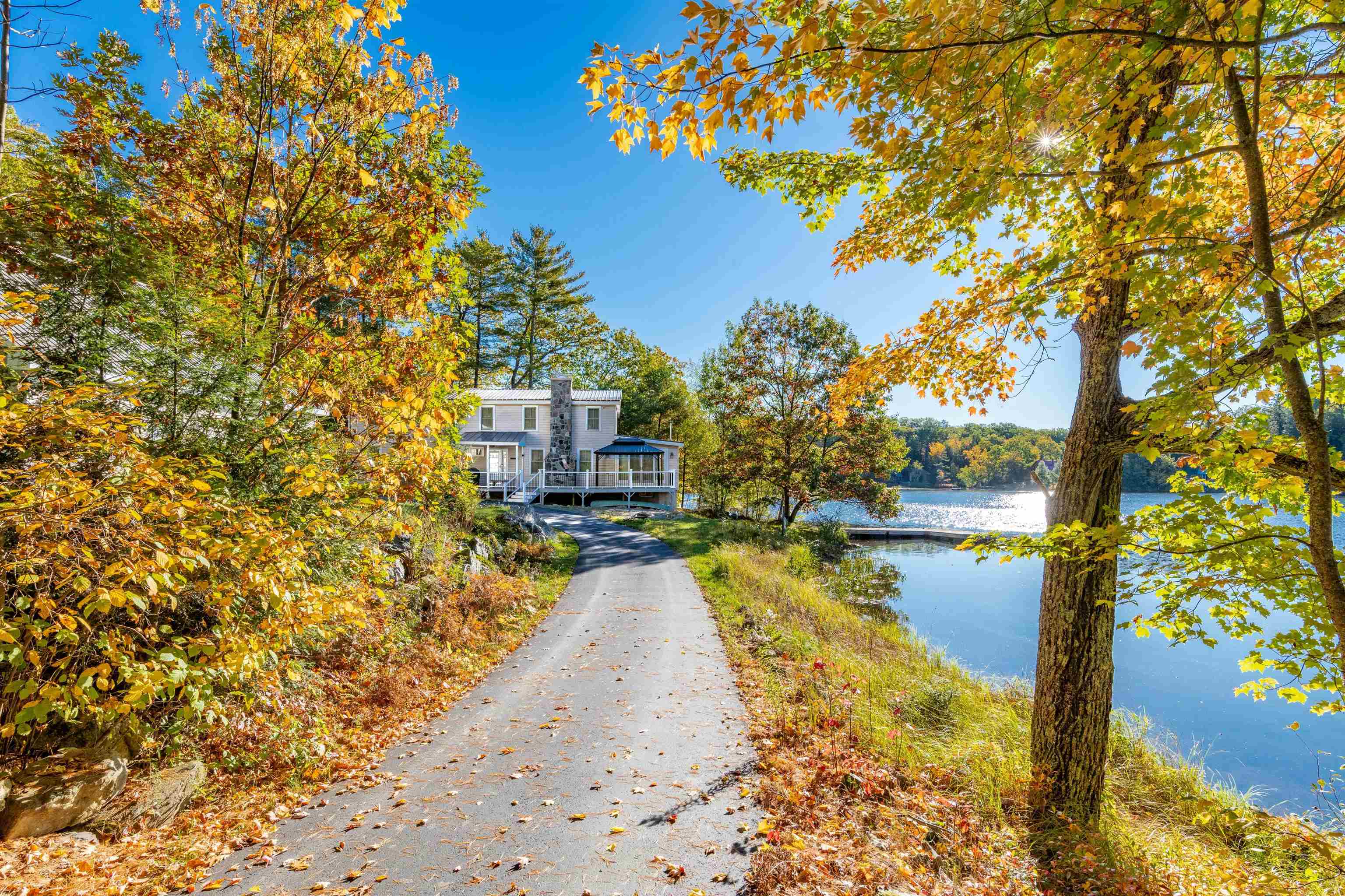 10 Hummingbird Ln, Bath, NH 03740