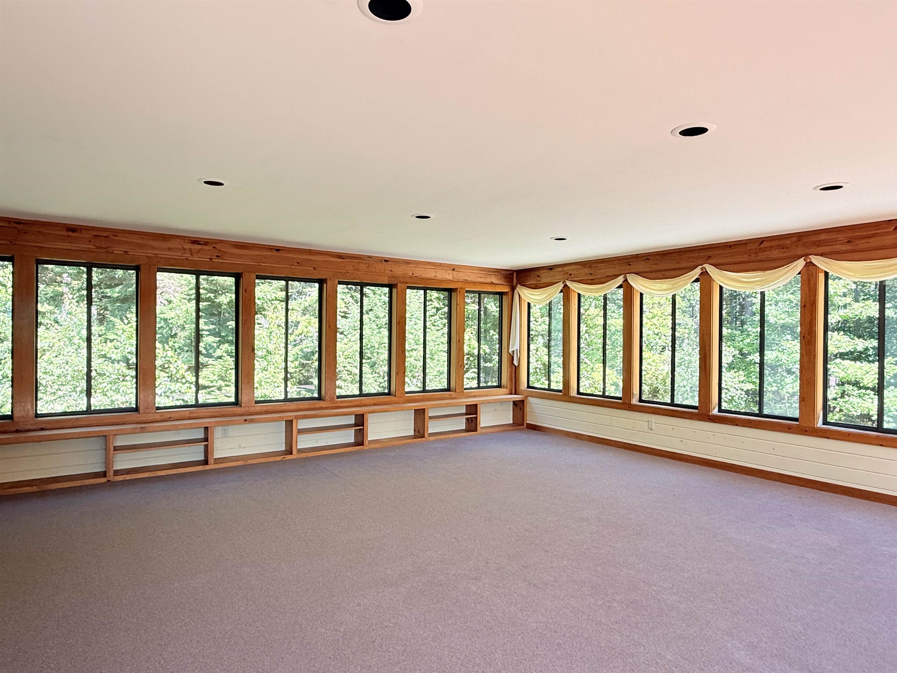 81 Hall Farm Rd, New London, NH 03257