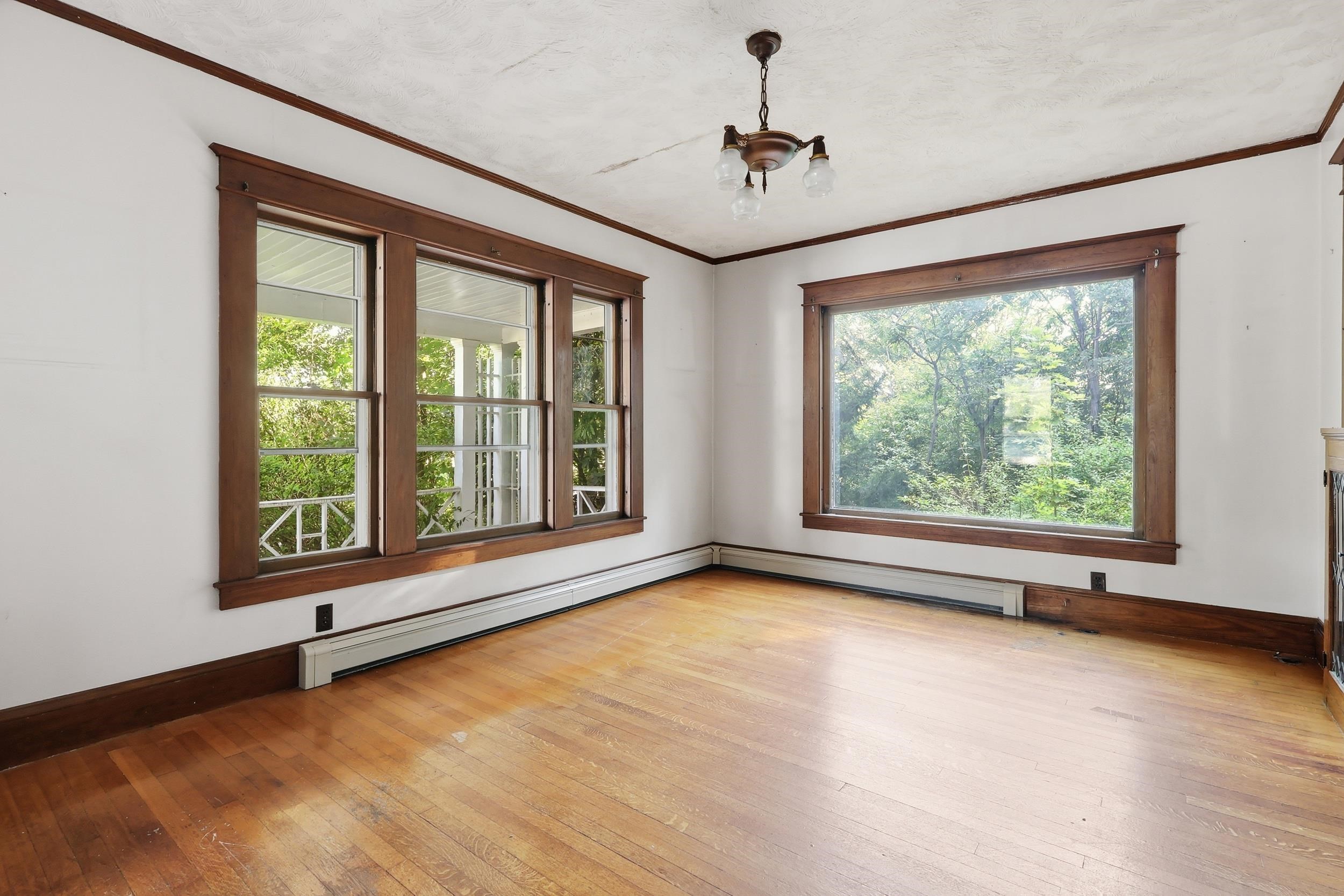 14 Elm St, Farmington, NH 03835