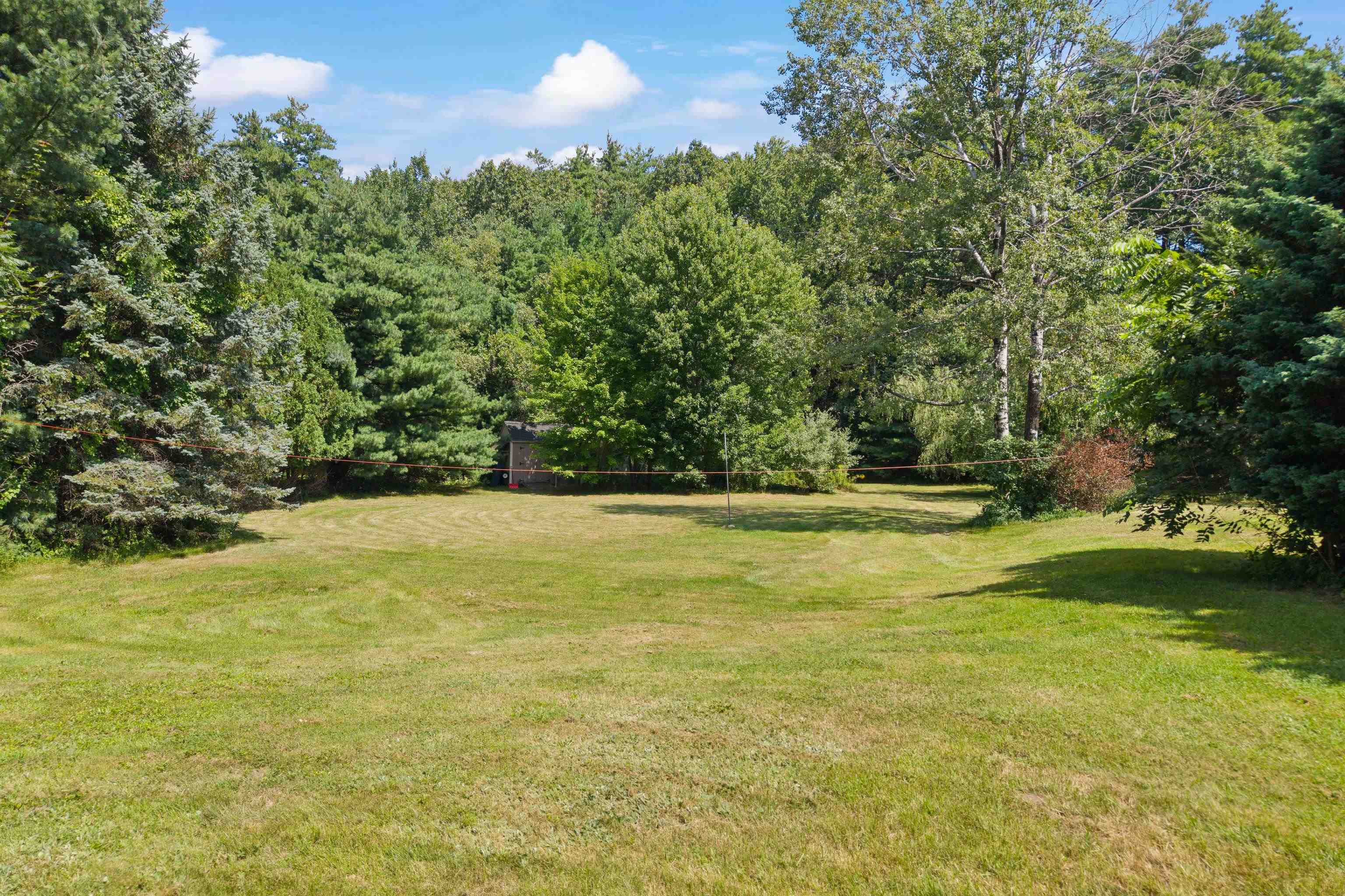 4 Homestead Dr, Derry, NH 03038