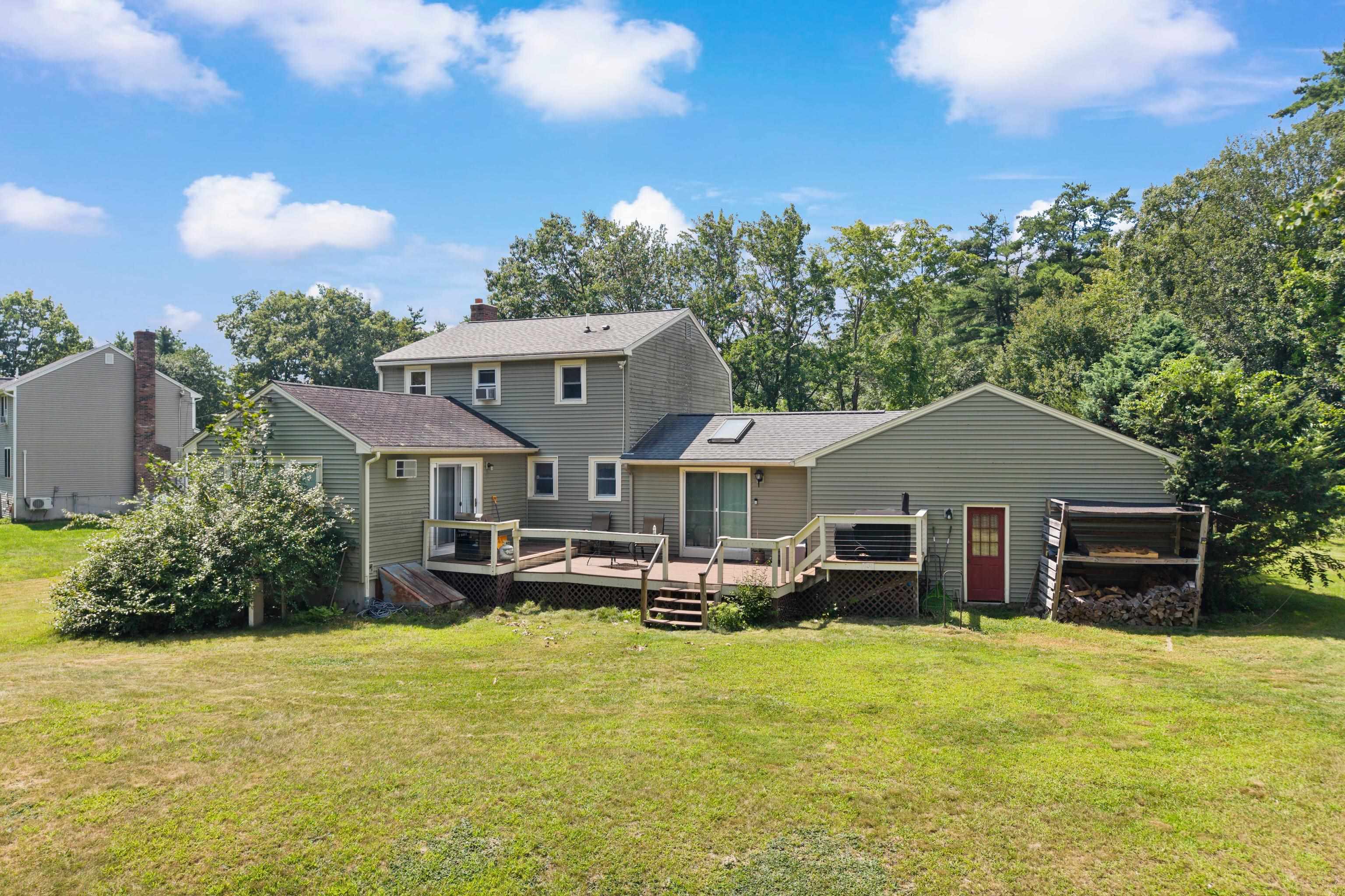 4 Homestead Dr, Derry, NH 03038